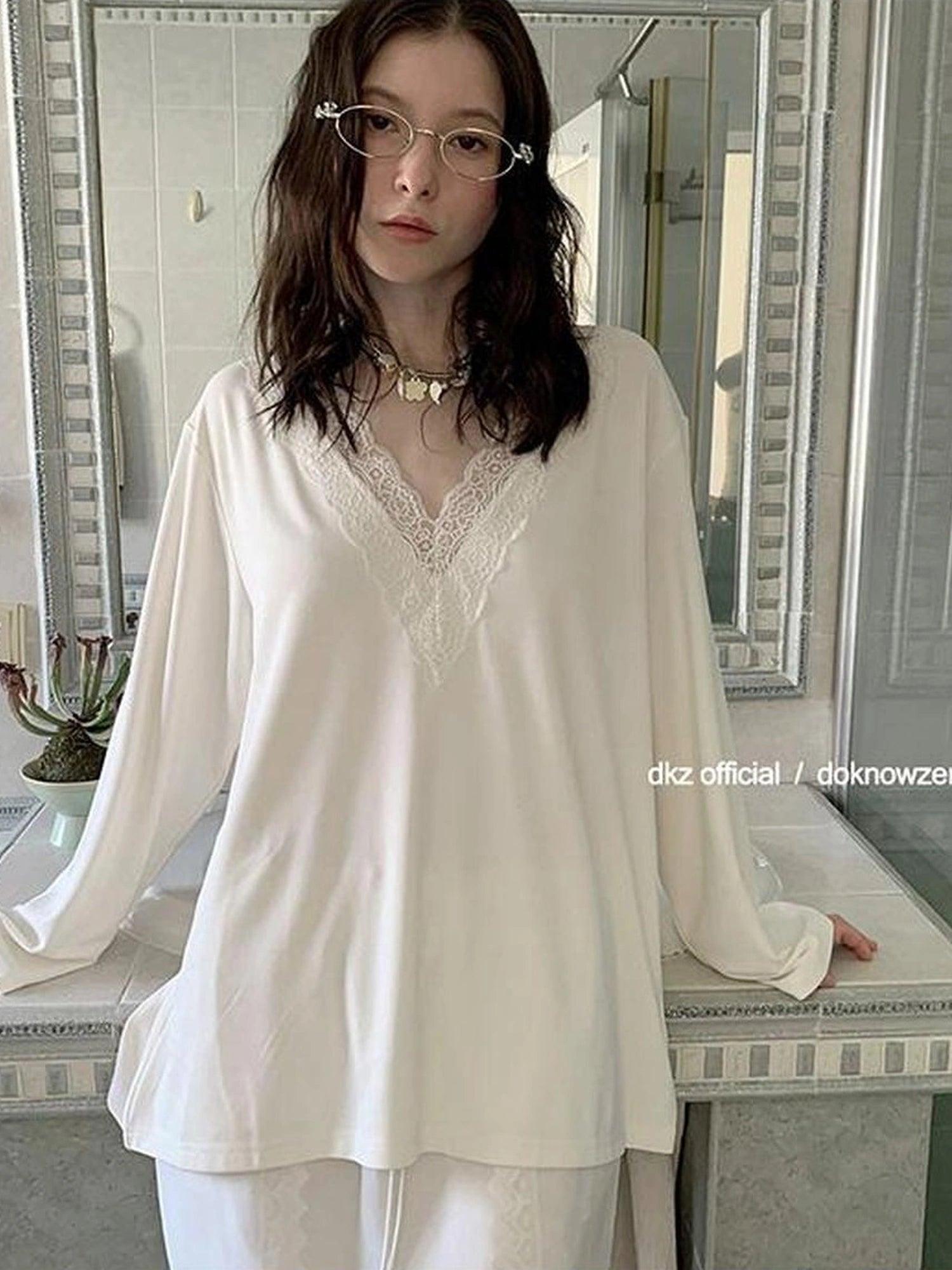 DKZ OFFICIAL V-Neck Lace Trimmed Long Sleeve T-Shirt In Beige