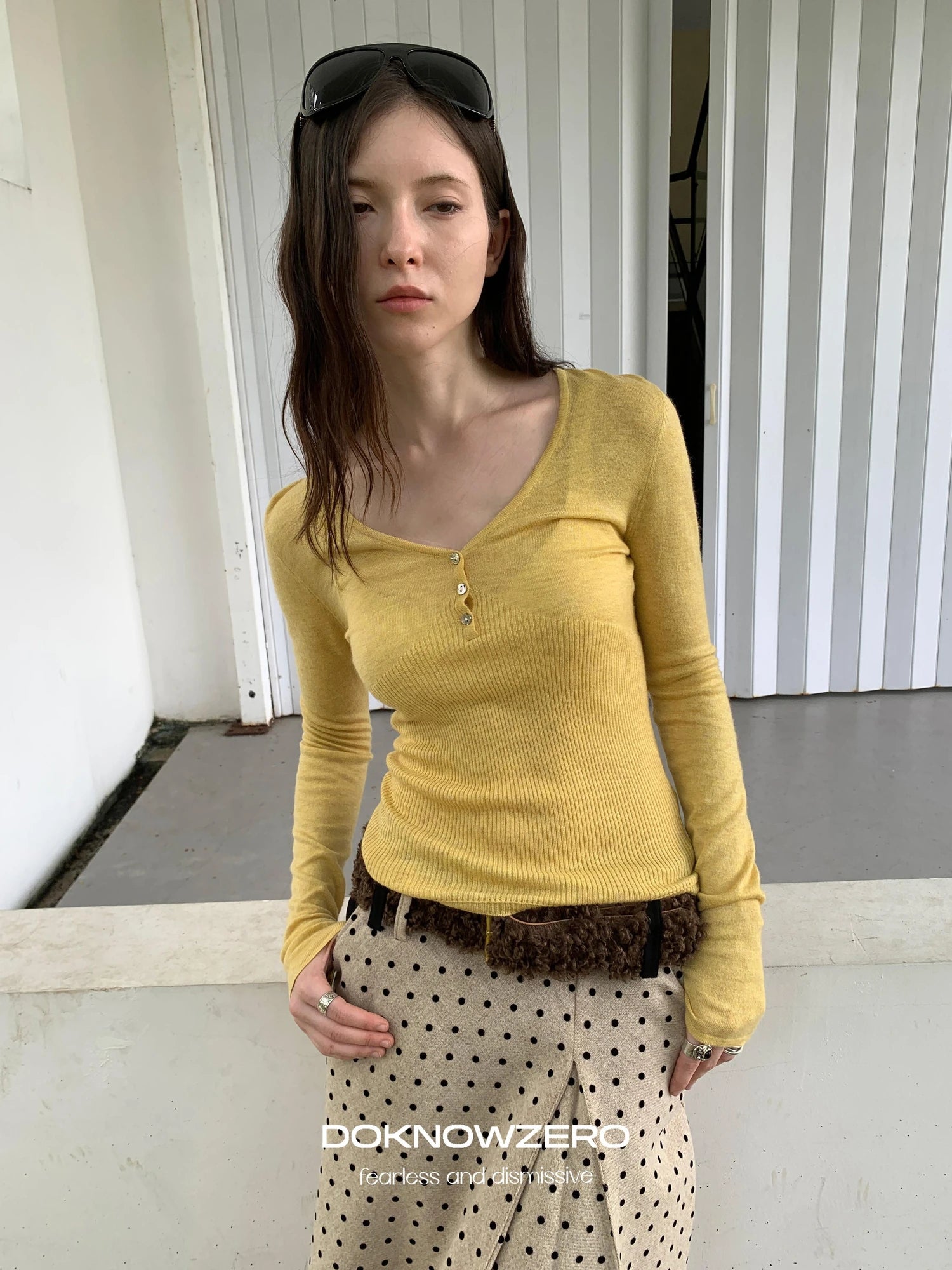 DKZ OFFICIAL V-Neck Slim Fit Ribbed Long Sleeve Knit Top