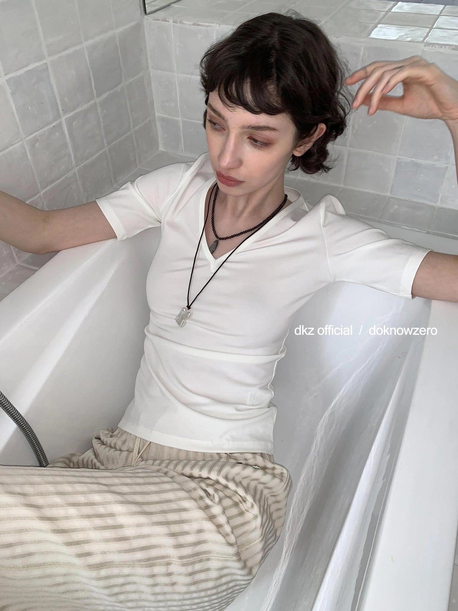 DKZ OFFICIAL V-Neck Solid Basic Mid-Sleeve T-Shirt For Women