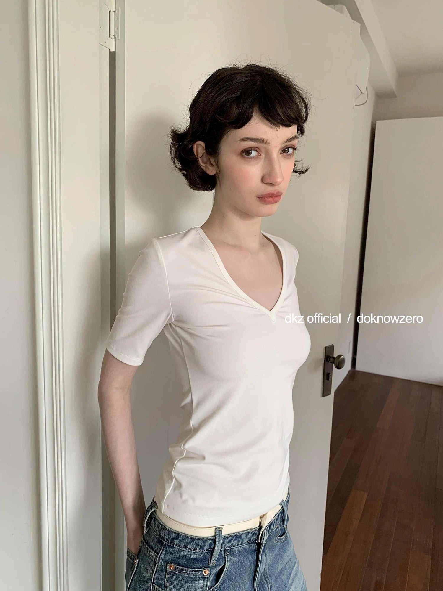 DKZ OFFICIAL V-Neck Solid Basic Mid-Sleeve T-Shirt For Women