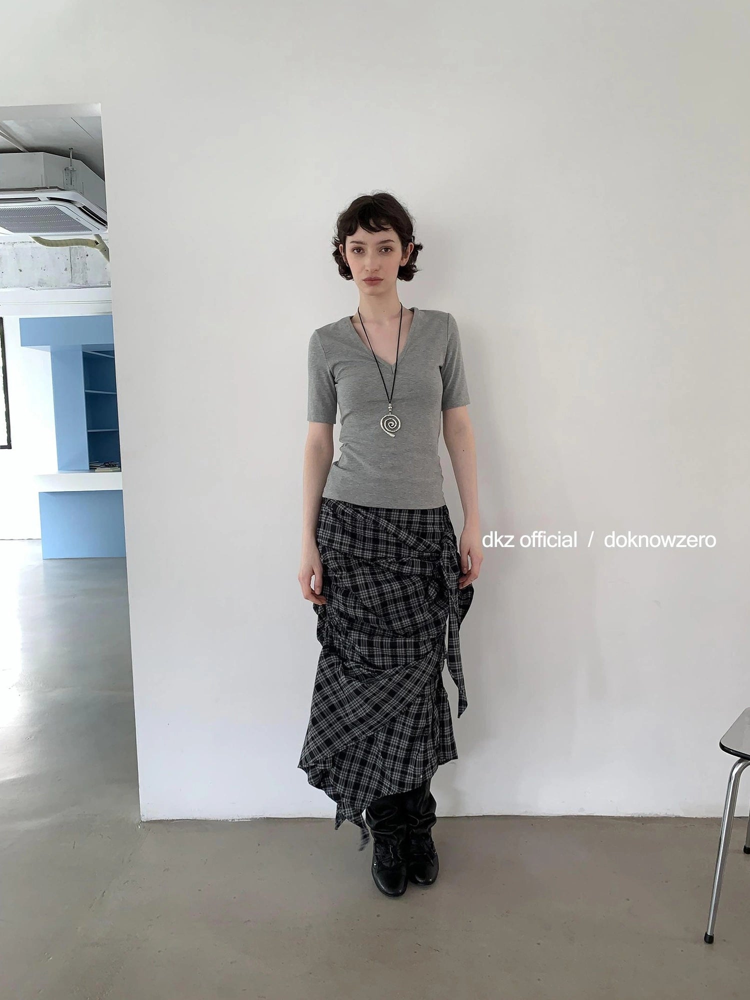 DKZ OFFICIAL V-Neck Solid Basic Mid-Sleeve T-Shirt For Women