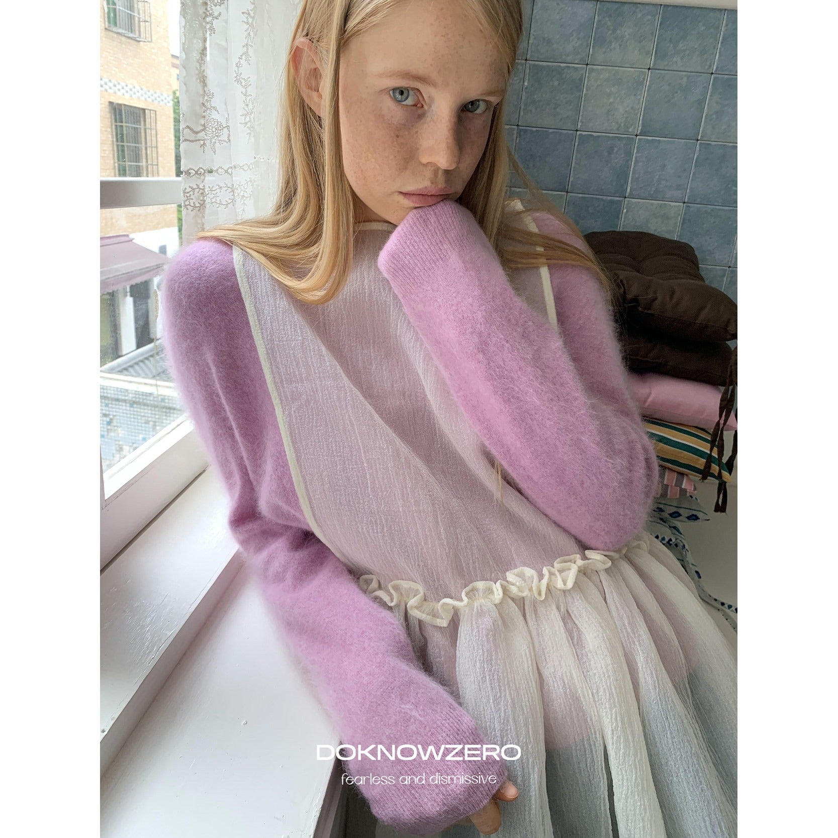 DKZ_OFFICIAL_V-neck_Oversized_Solid_Pullover_Women&