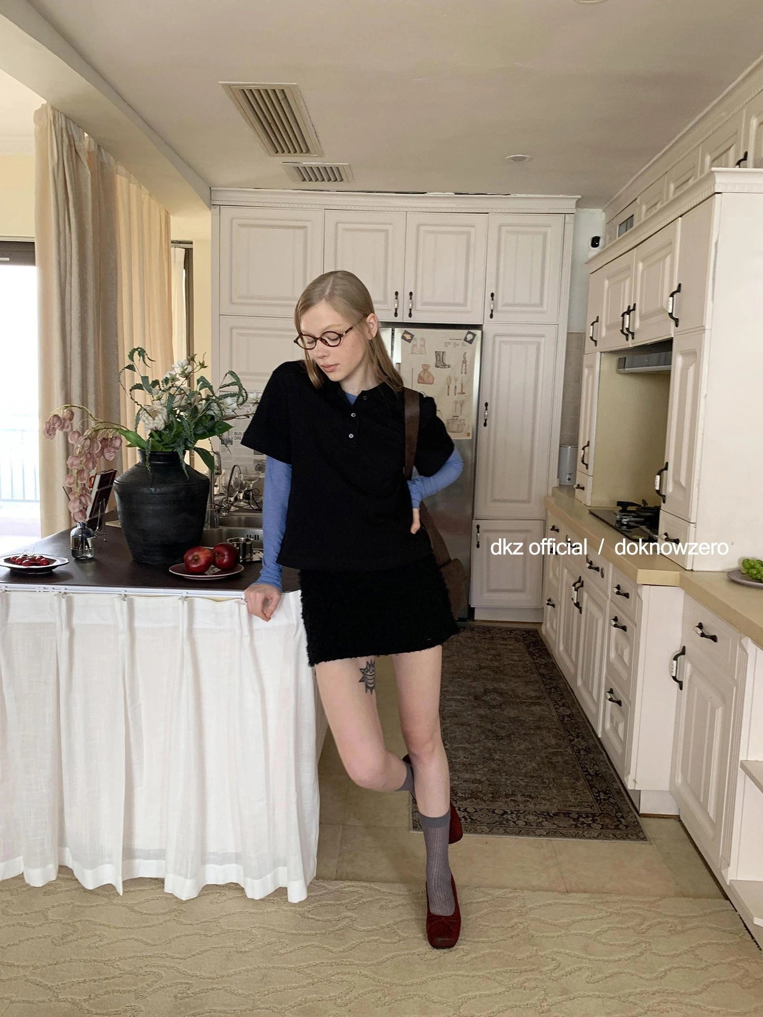 DKZ OFFICIAL Vintage Black Polo Collar T-shirt For Women