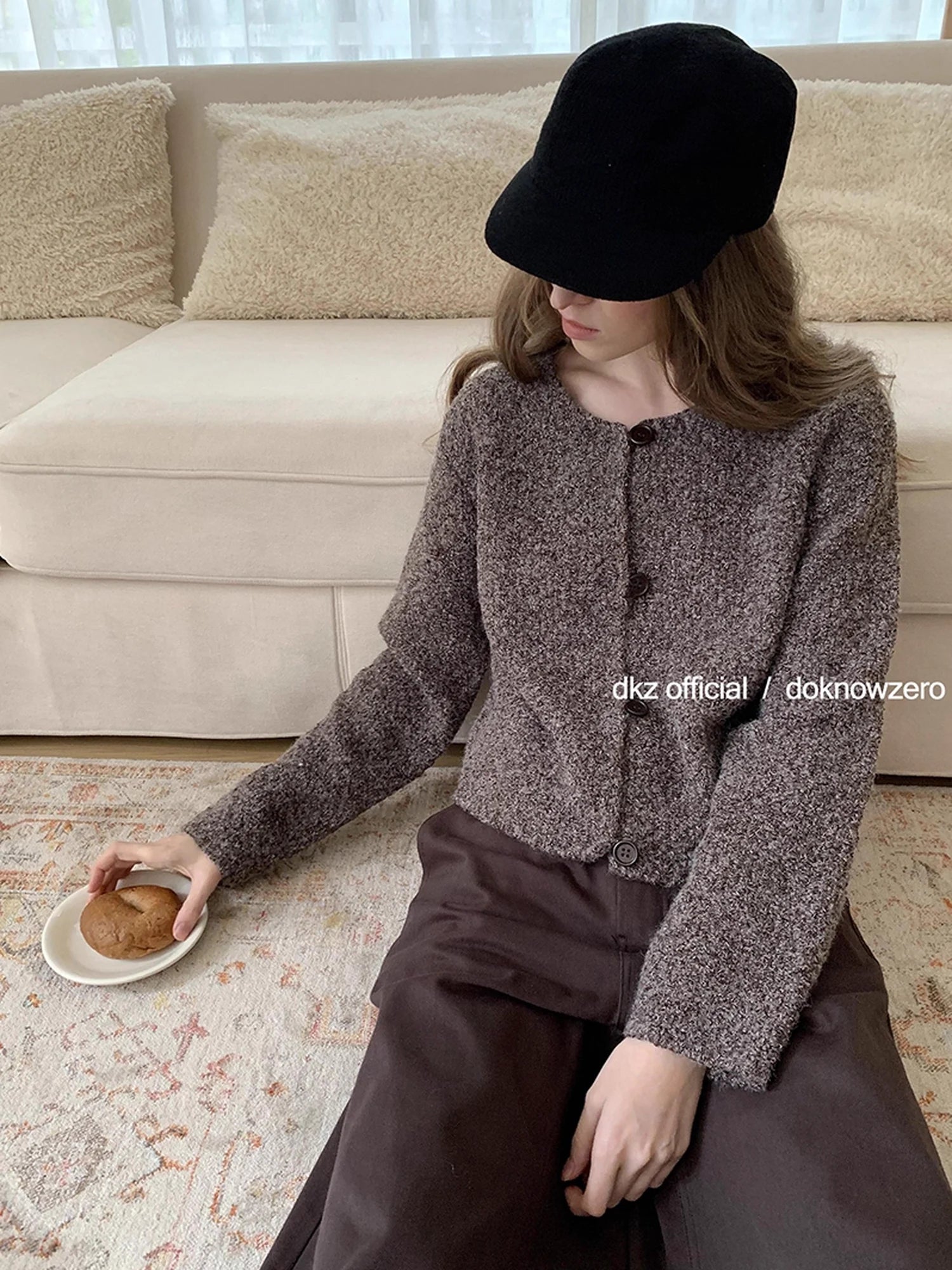 DKZ_OFFICIAL_Vintage_Brown_Acrylic_Blend_Knit_Cardigan_MISSTT