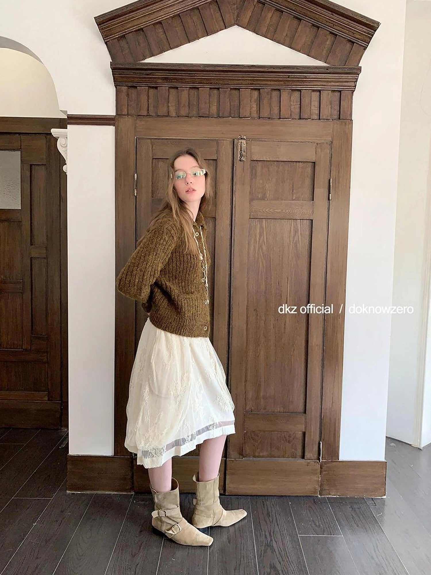 DKZ OFFICIAL Vintage Brown Knit Cardigan For Women Fall Retro Collar Casual Long Sleeve Top