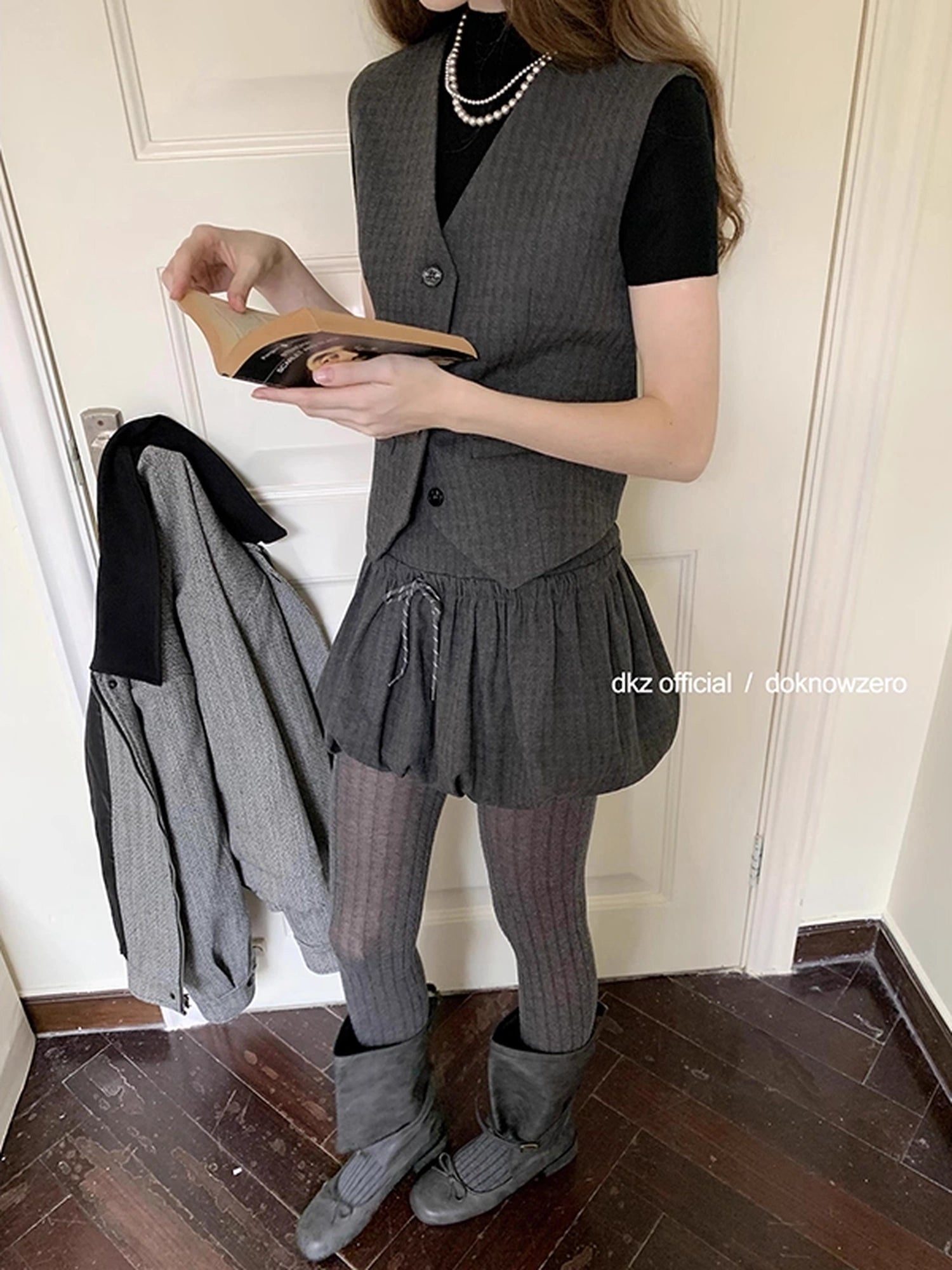 DKZ_OFFICIAL_Vintage_Checkered_Slim_Vest_Flared_Skirt_Set_MISSTT