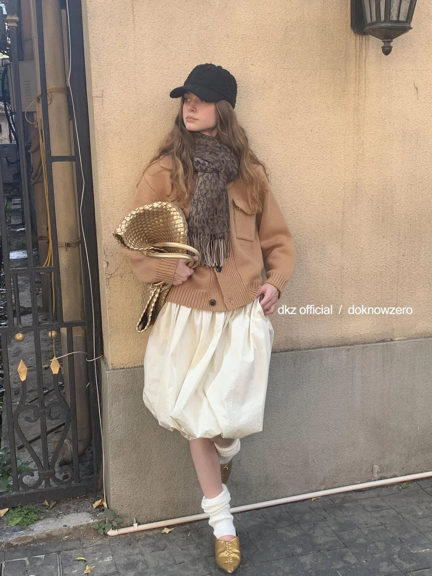 DKZ OFFICIAL Vintage Collar Knitted Cardigan