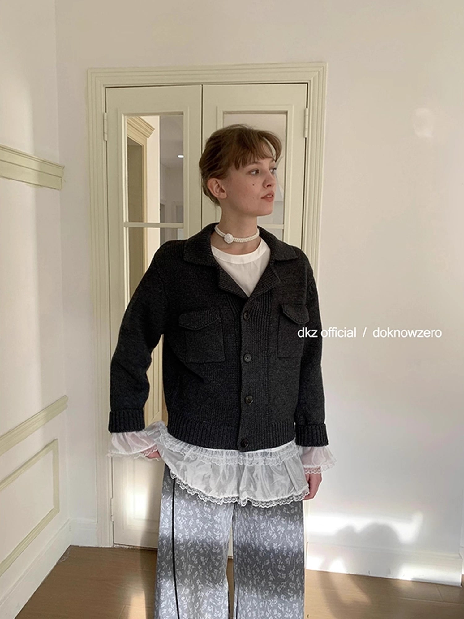 DKZ_OFFICIAL_Vintage_Collar_Knitted_Cardigan_MISSTT