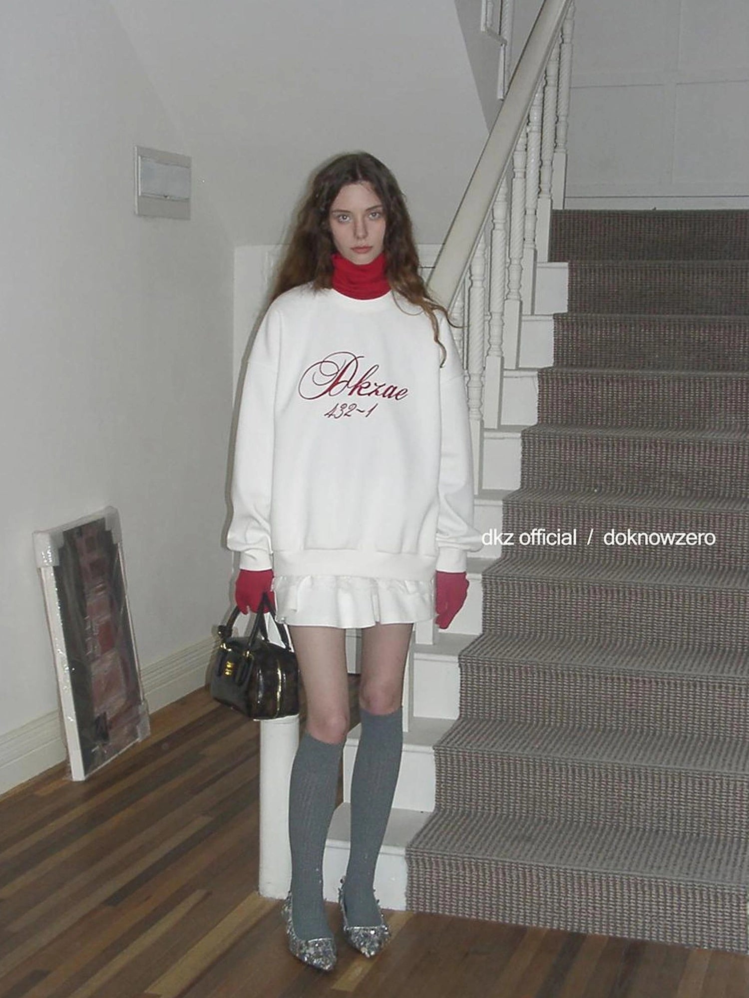 DKZ OFFICIAL Vintage Lace Trimmed Crop Hoodie And A Line Skirt Set