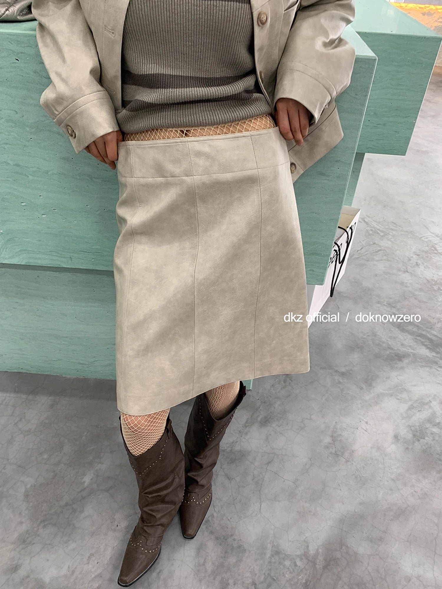 DKZ_OFFICIAL_Vintage_PU_Leather_Midi_Skirt_With_Distressed_Finish_MISSTT