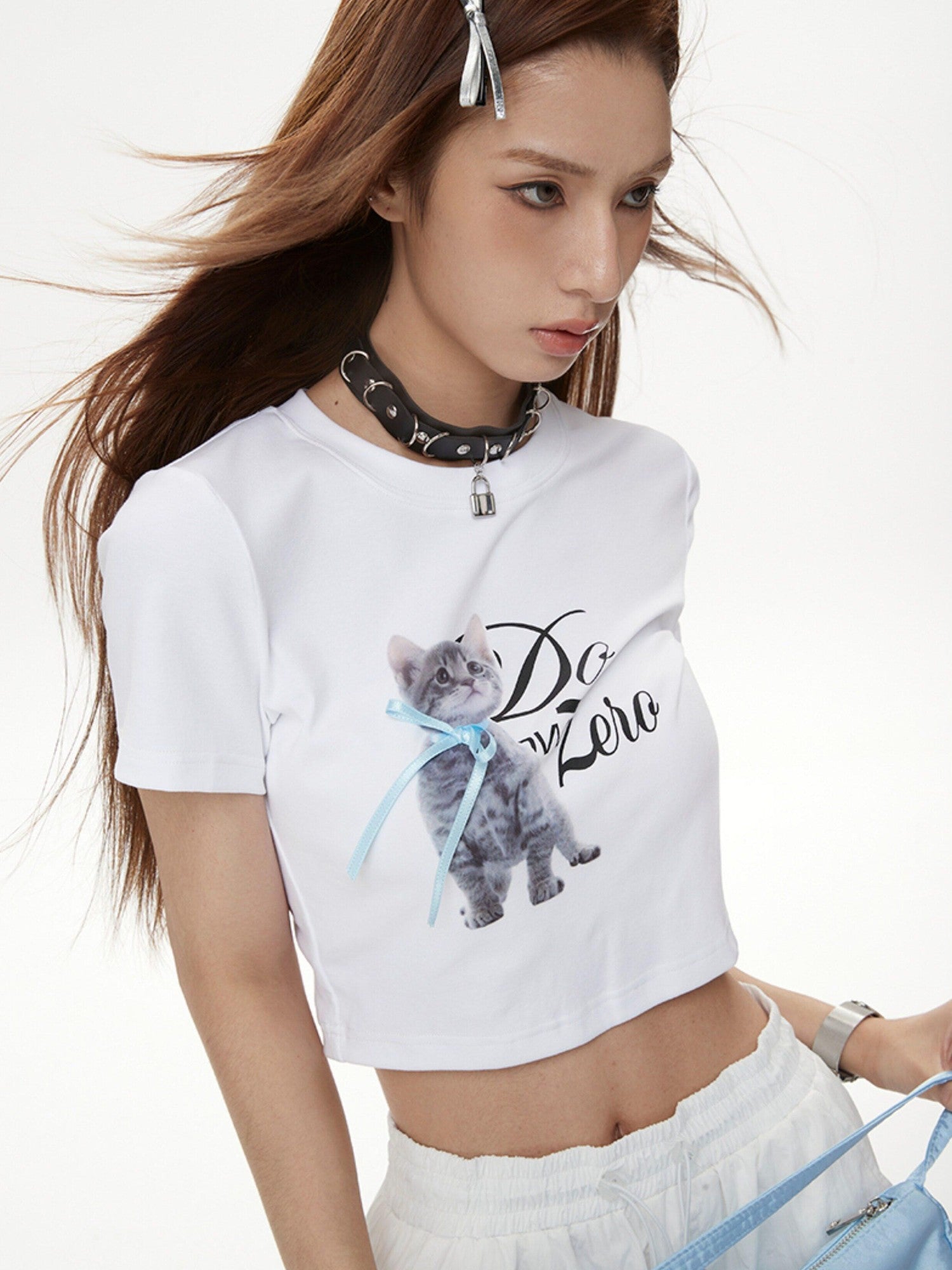 DKZ OFFICIAL White Cat And Text Print Round Neck Short Sleeve Women&