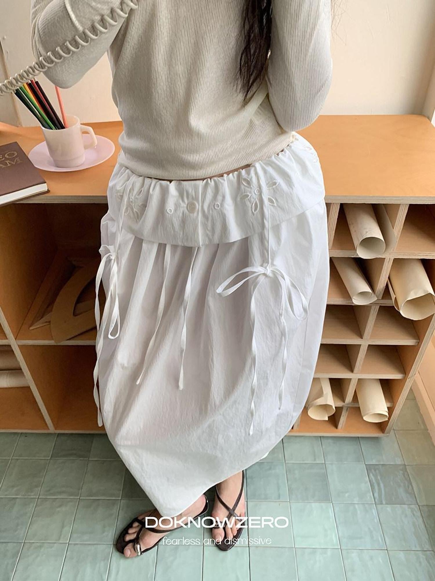 DKZ OFFICIAL White Embroidered Waistband Lantern Women&