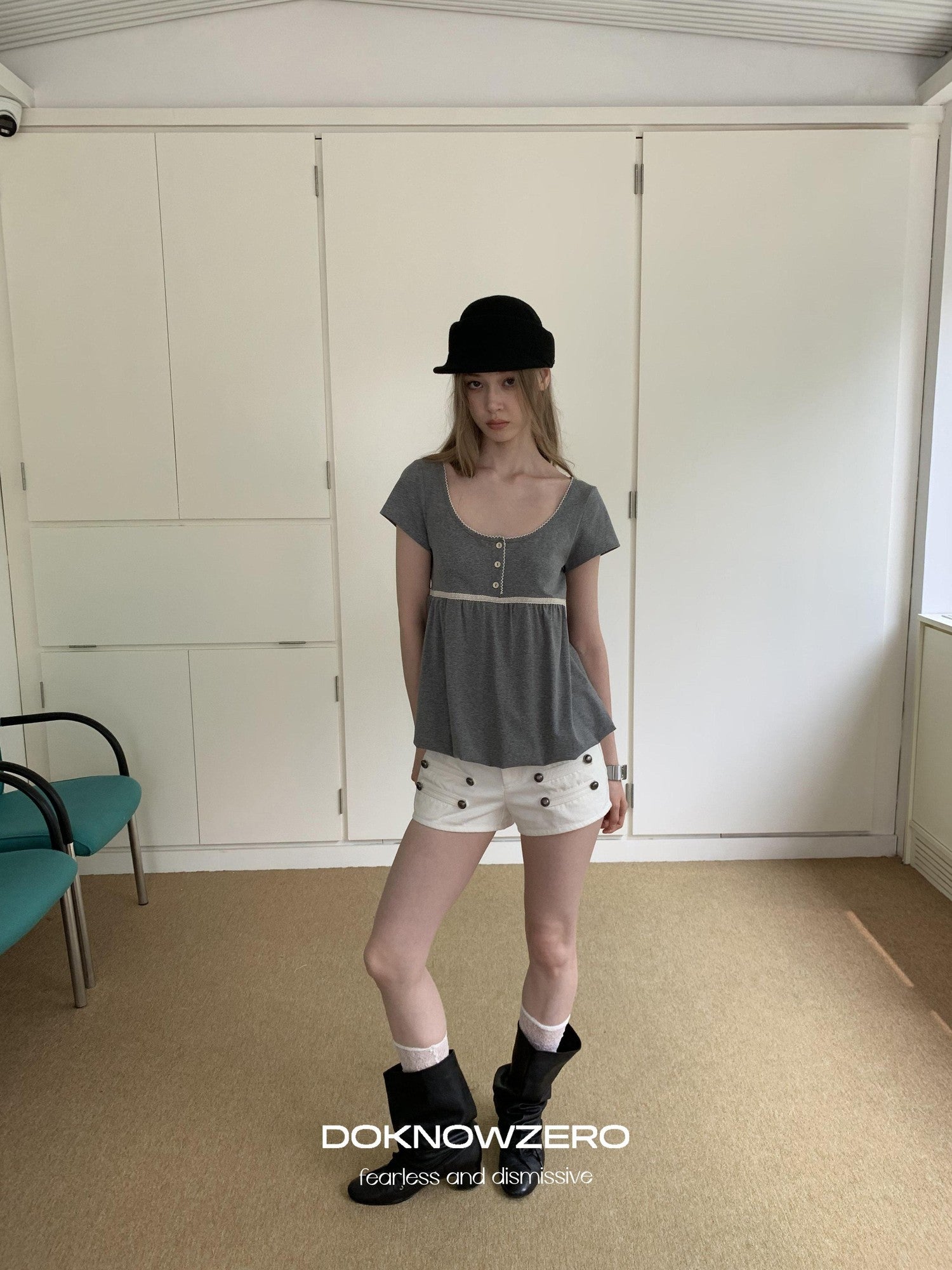 DKZ OFFICIAL White Knight Napoleon Button Low Rise Slim Women&