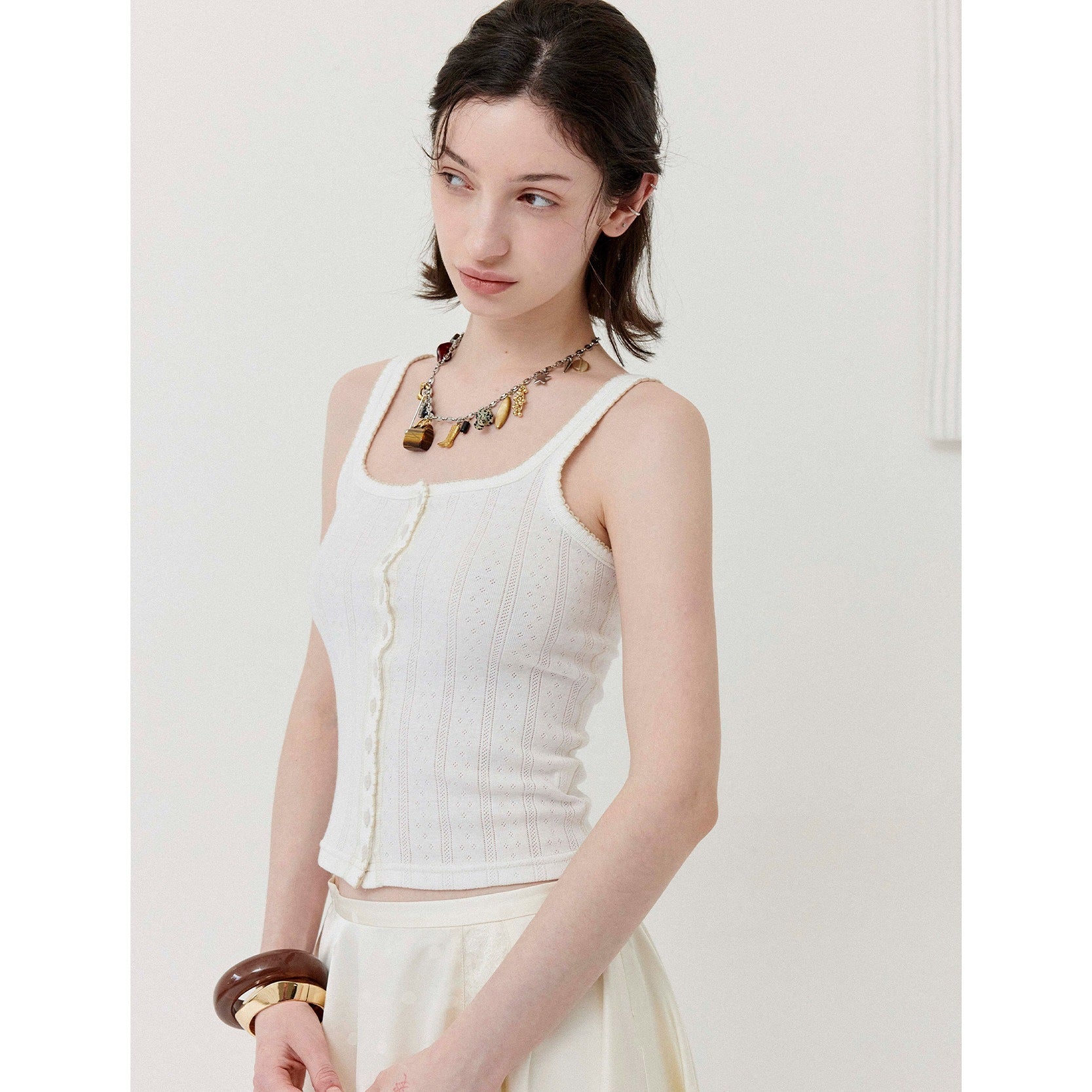 DKZ_OFFICIAL_White_Lace_Buttoned_Slim_Racerback_Women&
