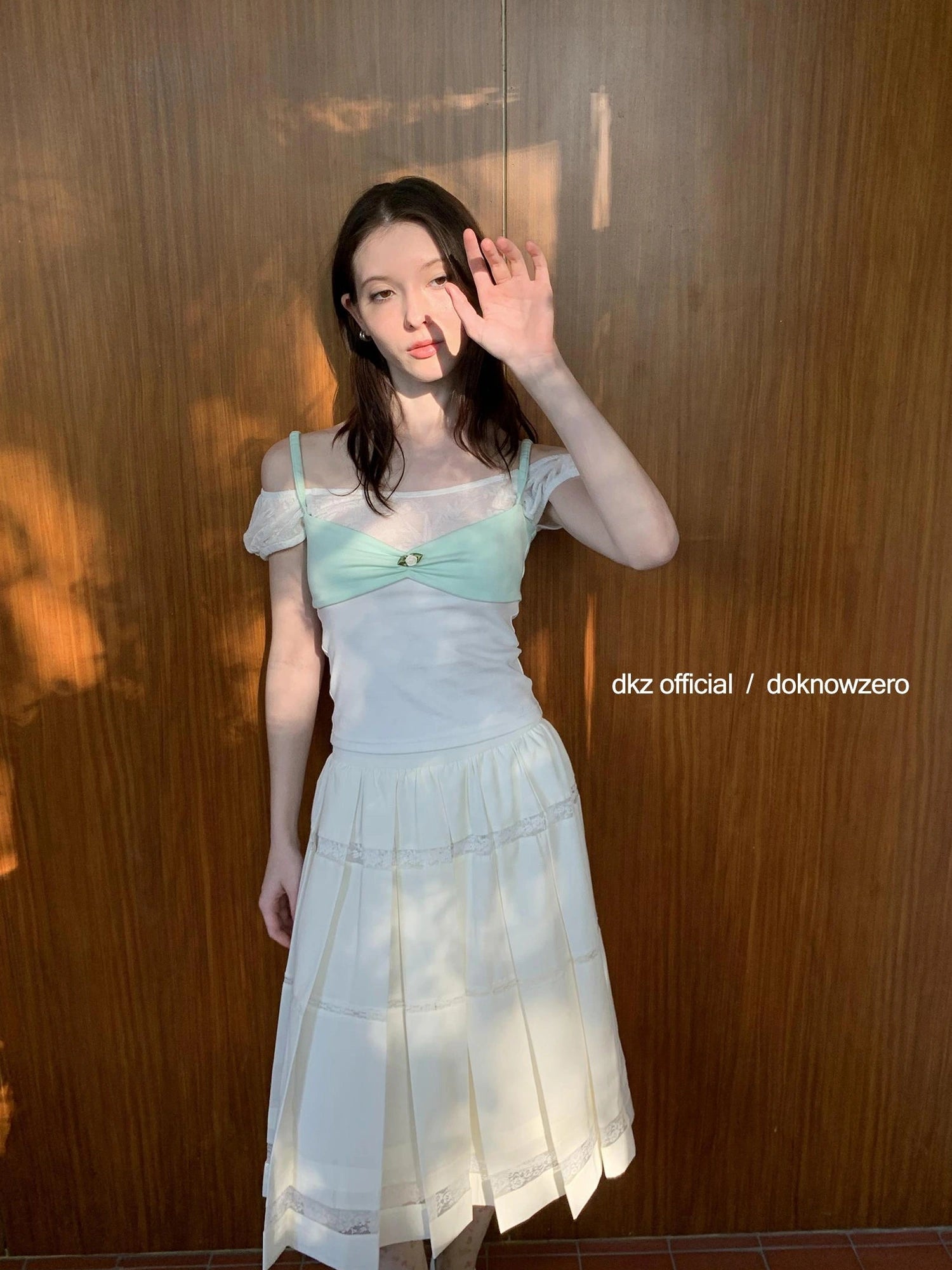 DKZ OFFICIAL White Lace Paneled A Line Pleated Skirt