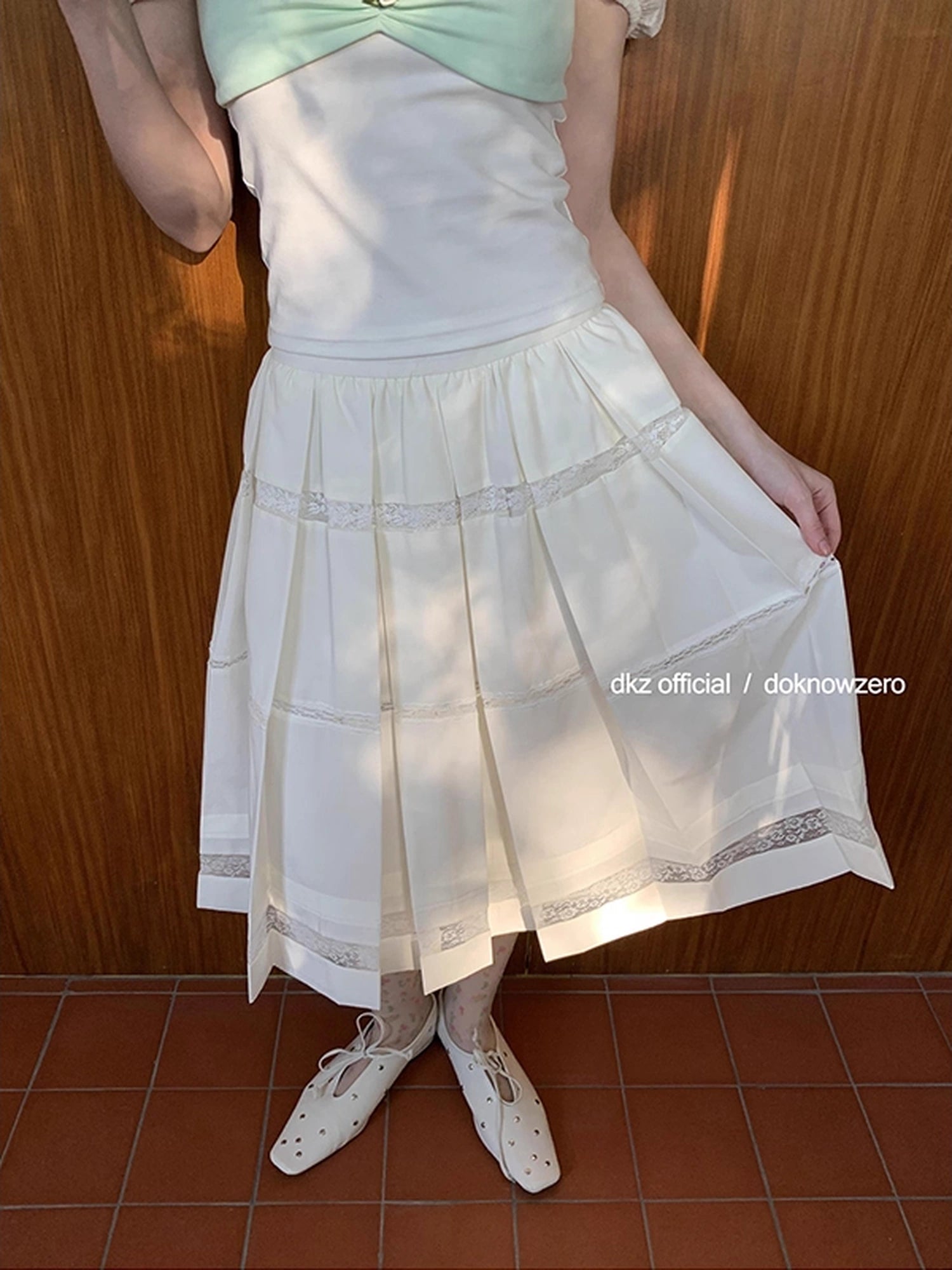 DKZ_OFFICIAL_White_Lace_Paneled_A_Line_Pleated_Skirt_MISSTT