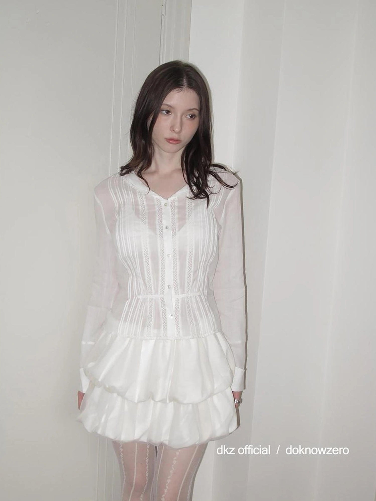 DKZ OFFICIAL White Lace Ruffle Trim Pleated Overshirt