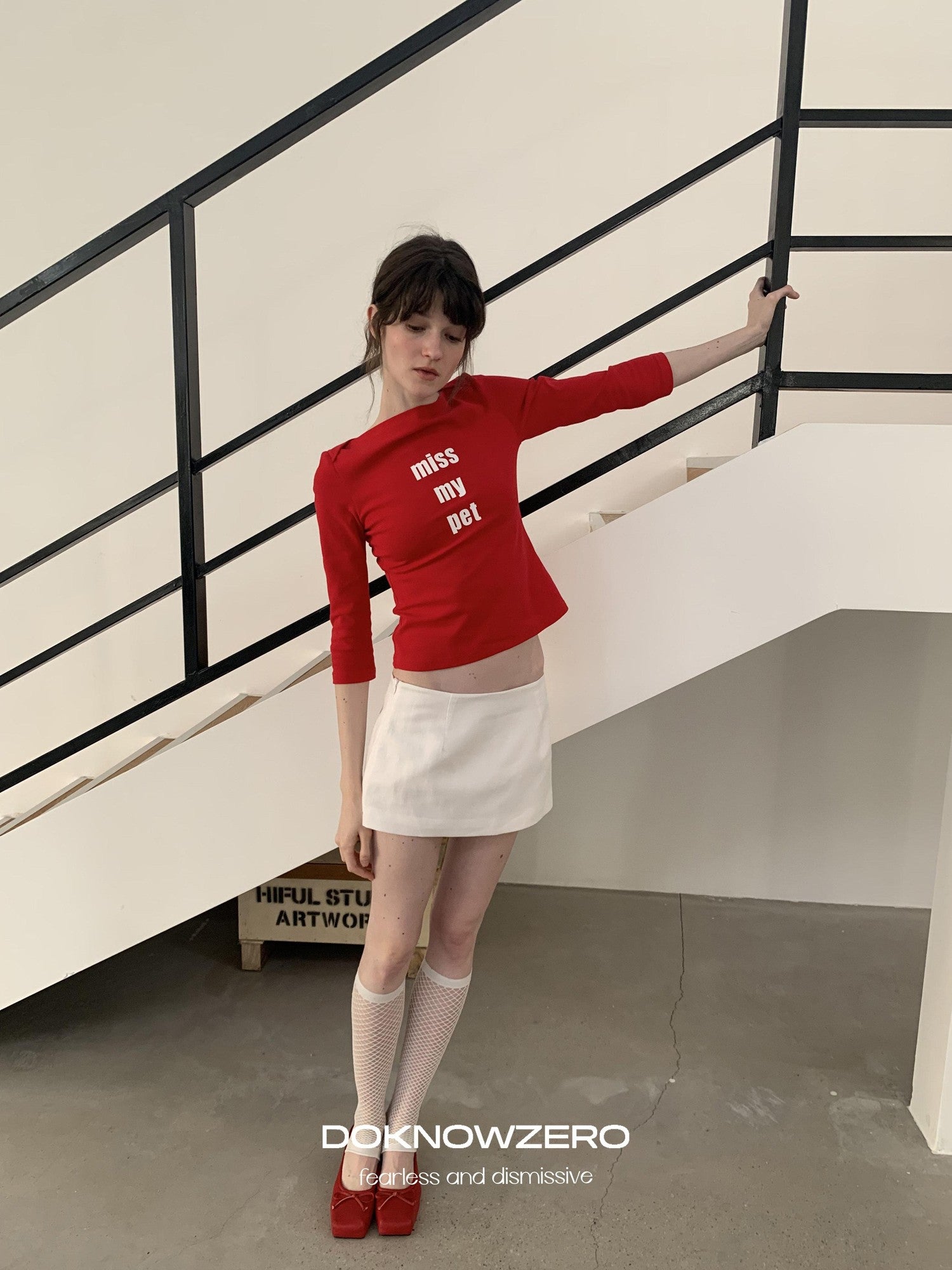 DKZ OFFICIAL White Minimal H Shape Straight Mid Waist Women&