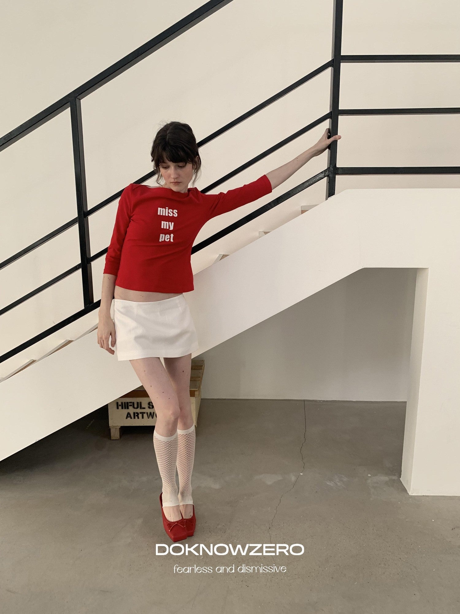 DKZ OFFICIAL White Minimal H Shape Straight Mid Waist Women&