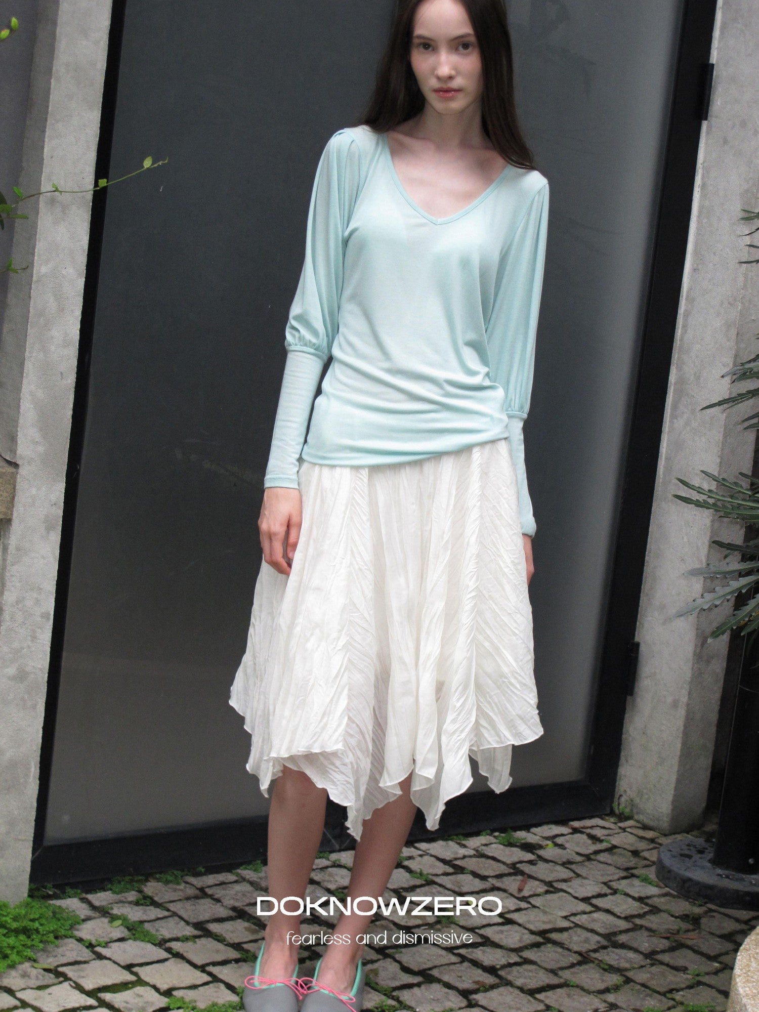 DKZ OFFICIAL White Pleated Irregular Hem Mid Waist Loose Women&