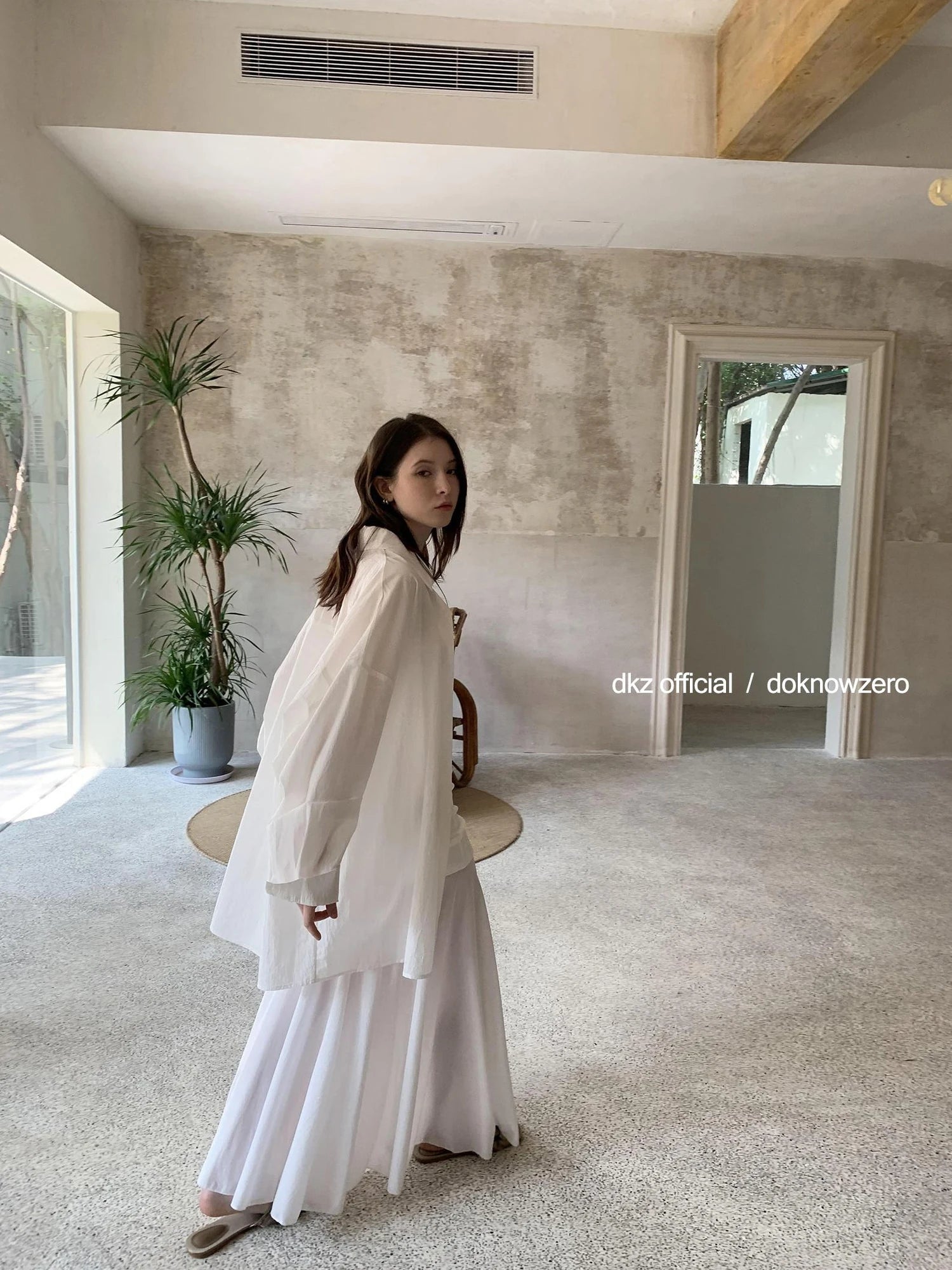 DKZ OFFICIAL White Sleeveless Knitted Slip Dress With Contrast Panels