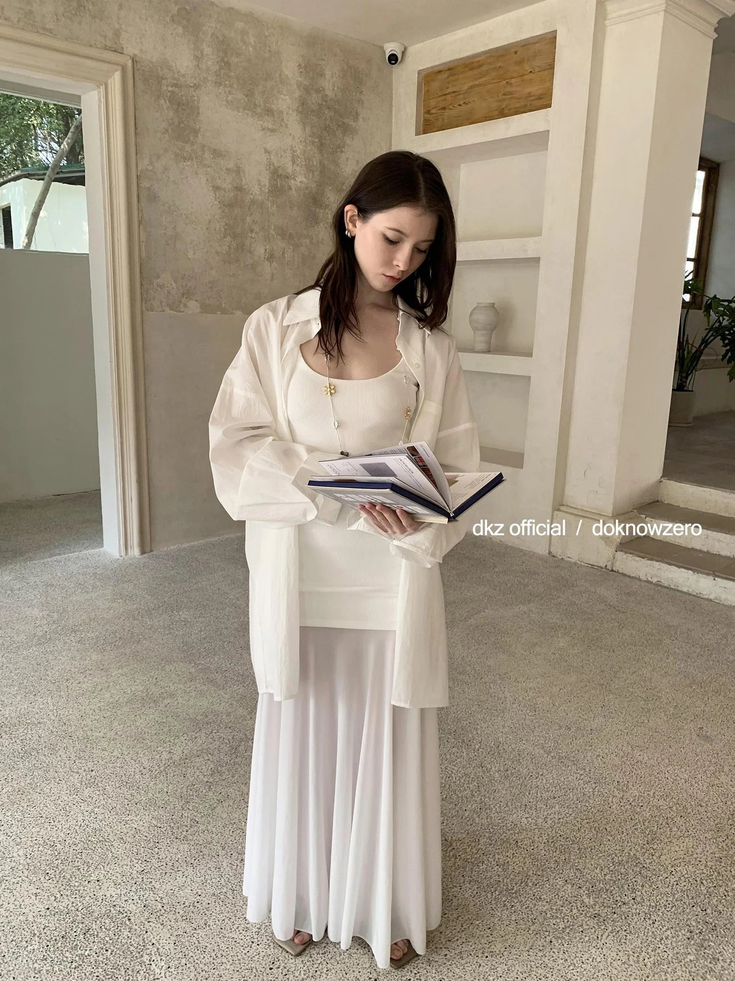 DKZ OFFICIAL White Sleeveless Knitted Slip Dress With Contrast Panels