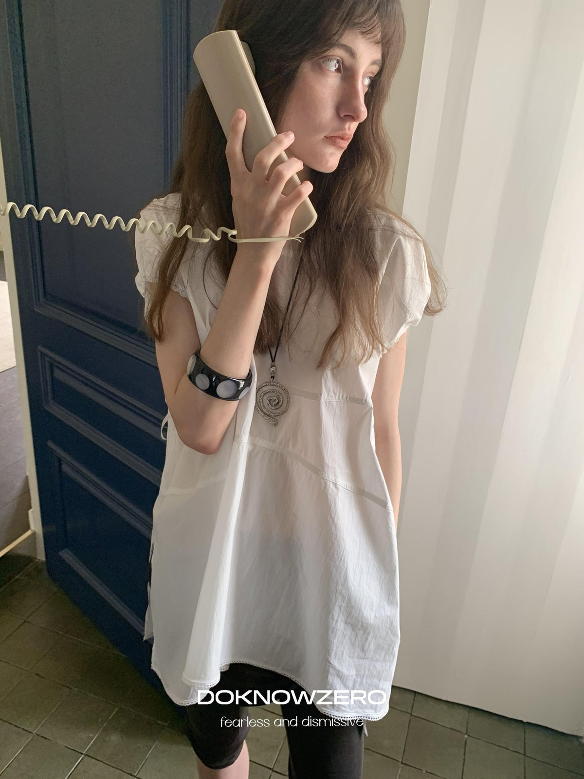 DKZ OFFICIAL White Small Flutter Sleeve Loose Women&