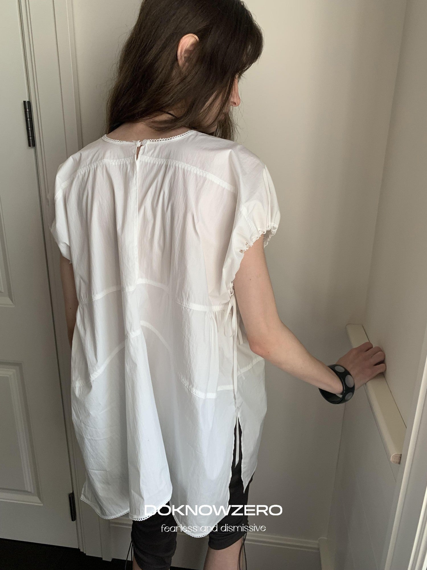 DKZ OFFICIAL White Small Flutter Sleeve Loose Women&