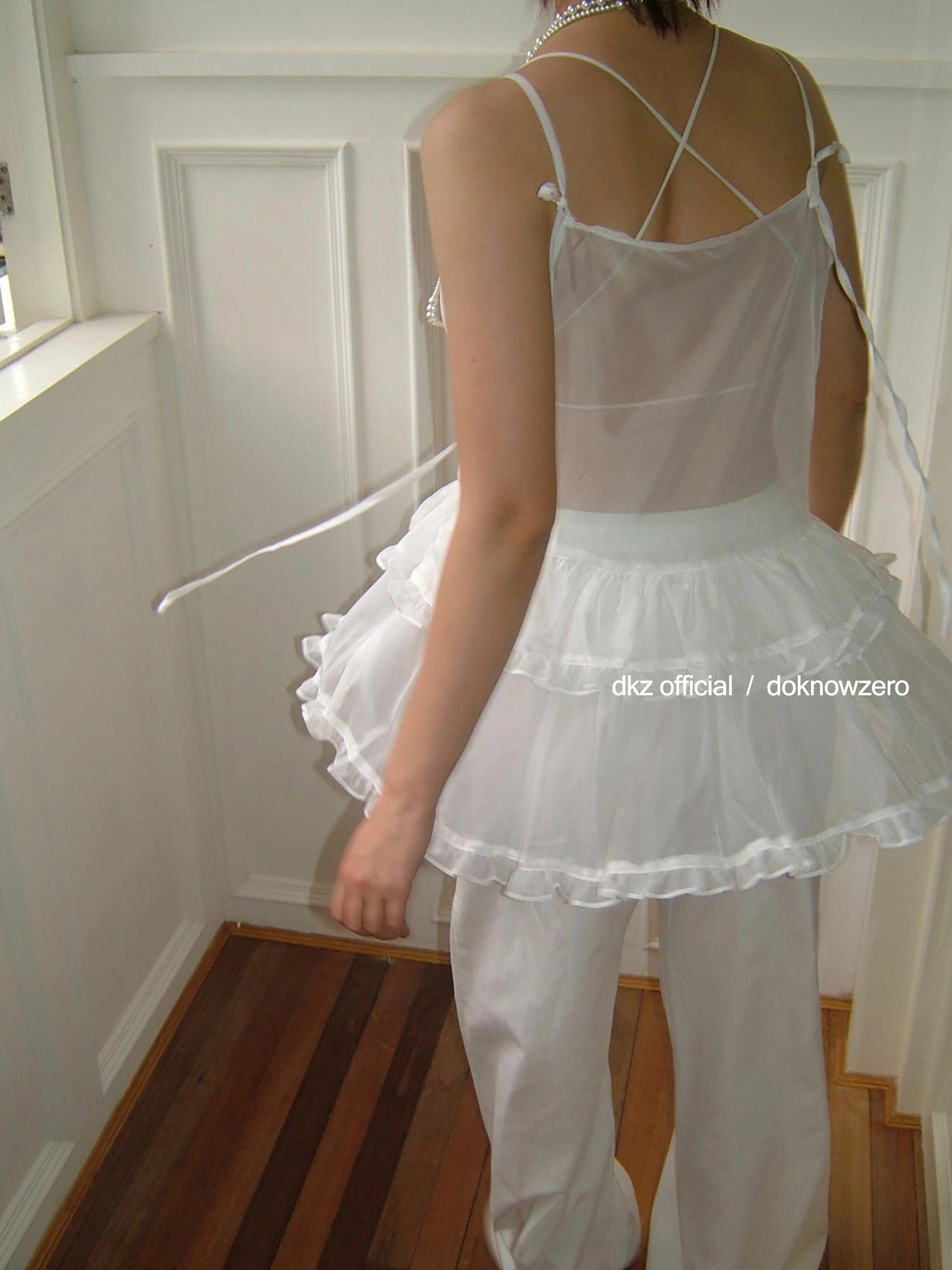 DKZ OFFICIAL White Strappy Ruffle Hem Midi Dress