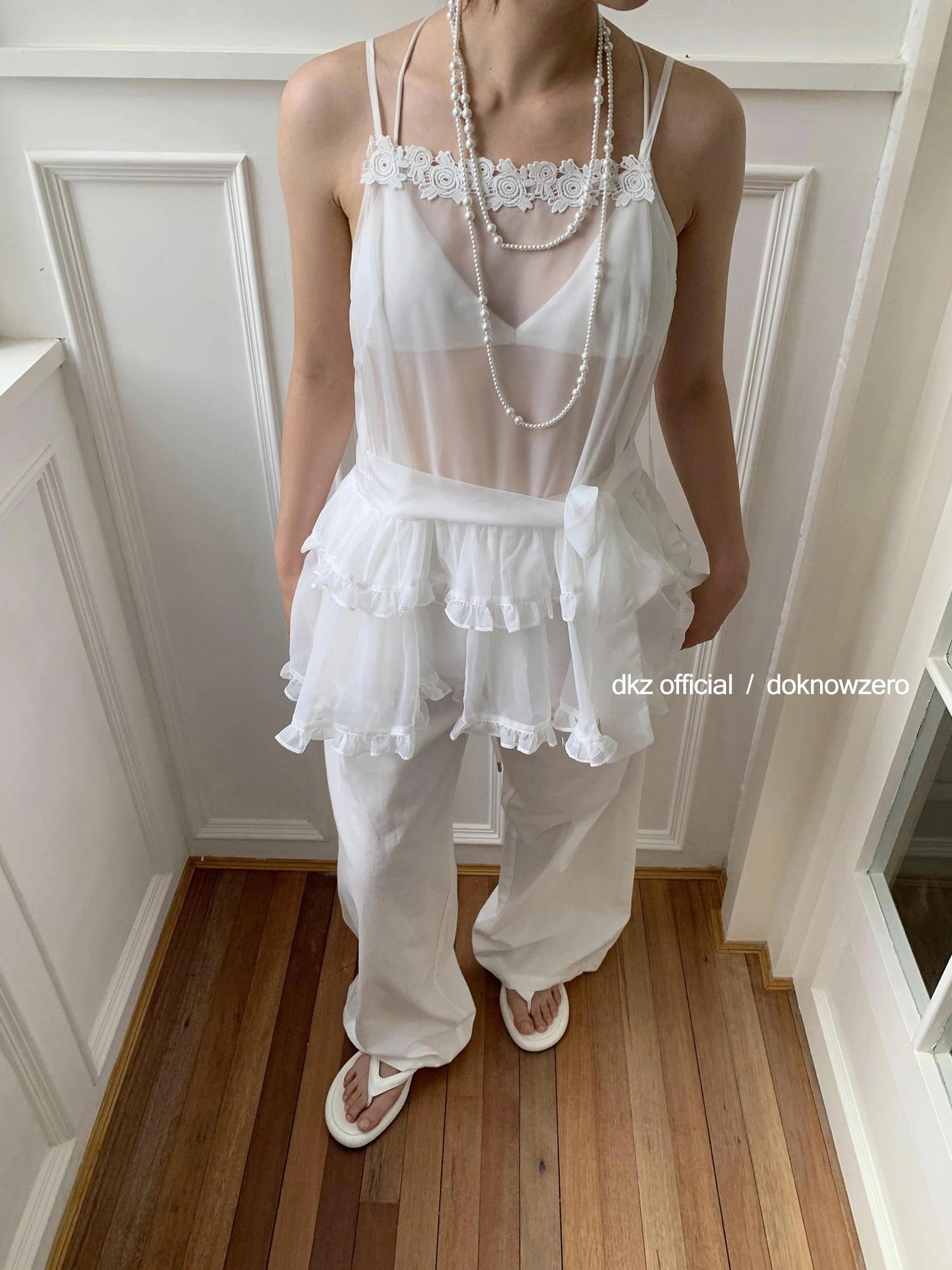 DKZ OFFICIAL White Strappy Ruffle Hem Midi Dress