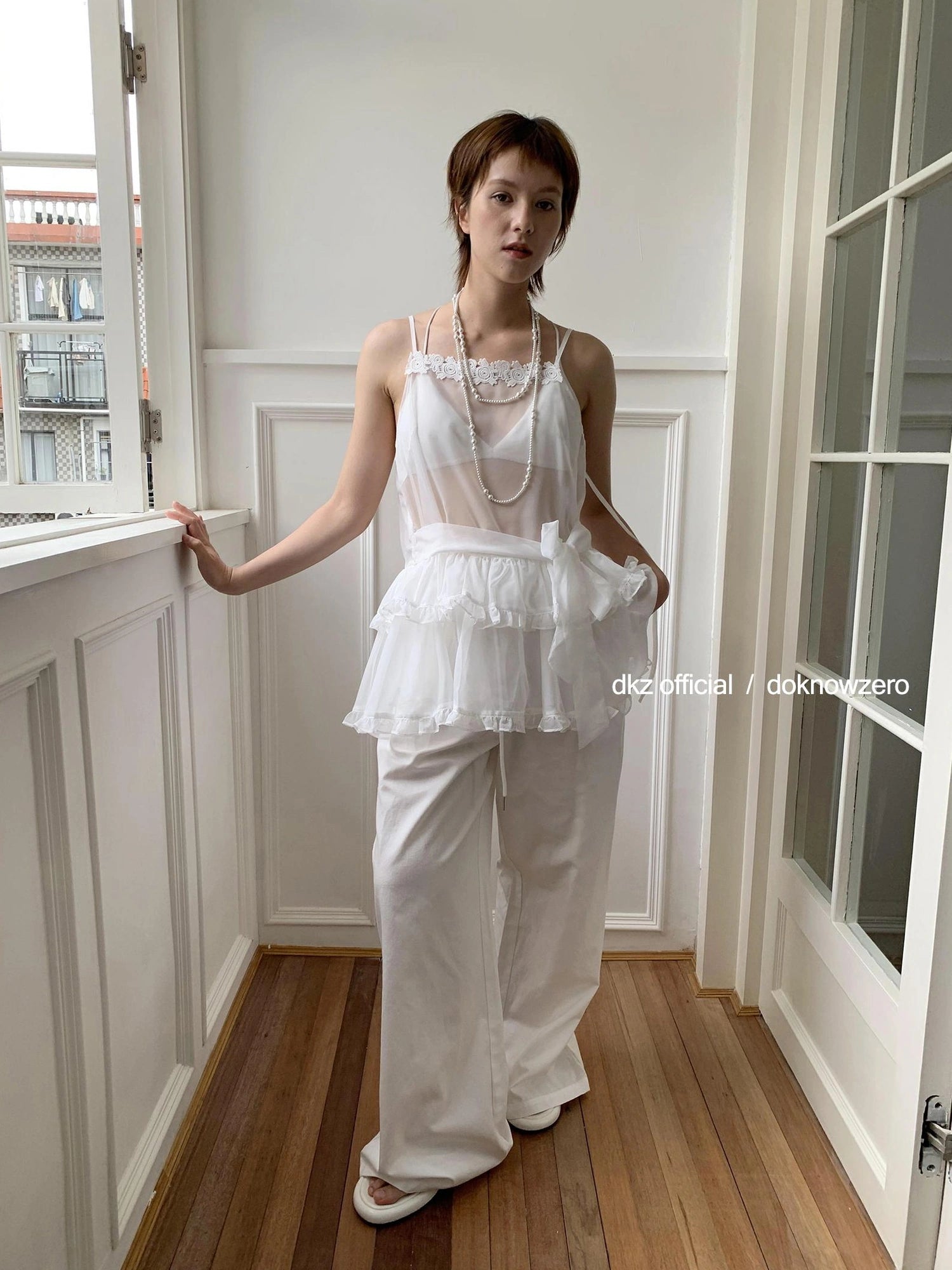 DKZ OFFICIAL White Strappy Ruffle Hem Midi Dress