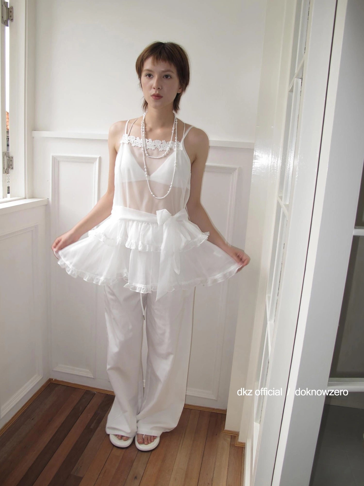 DKZ OFFICIAL White Strappy Ruffle Hem Midi Dress