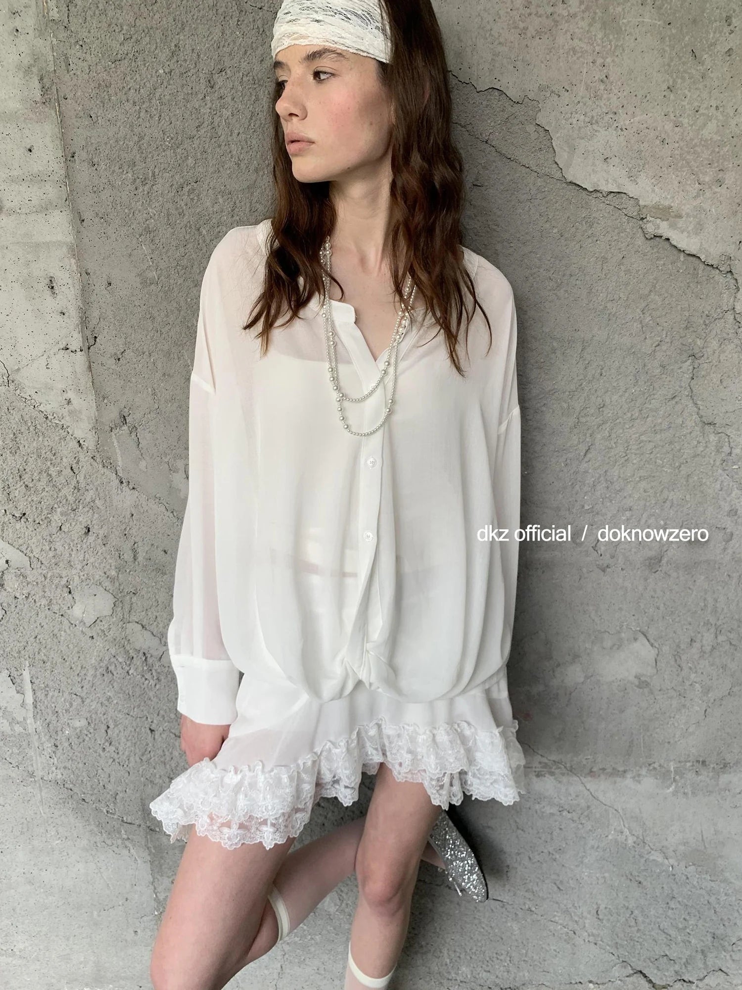 DKZ OFFICIAL White Twist Hem Sheer Shirt And Lace Trim Skirt Set