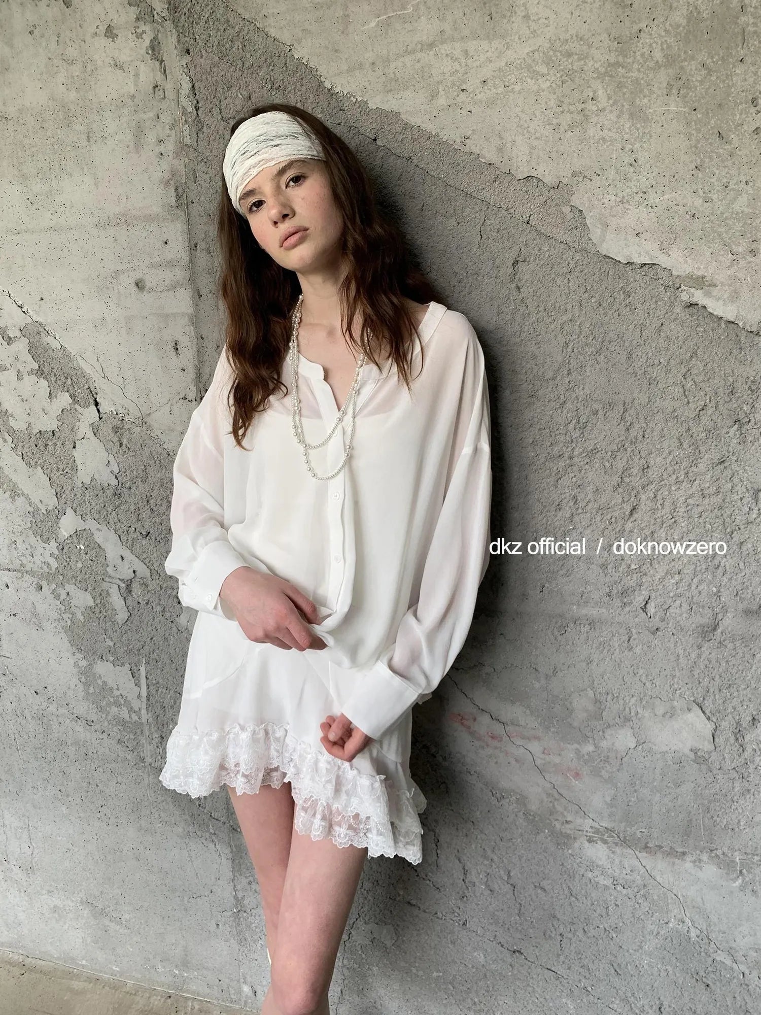 DKZ OFFICIAL White Twist Hem Sheer Shirt And Lace Trim Skirt Set