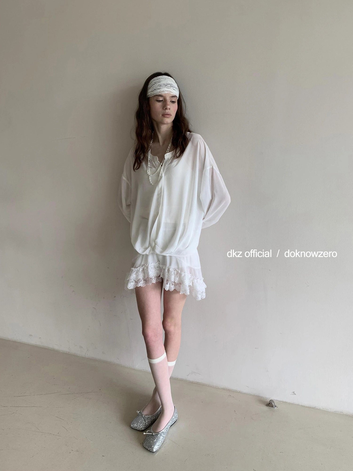 DKZ OFFICIAL White Twist Hem Sheer Shirt And Lace Trim Skirt Set