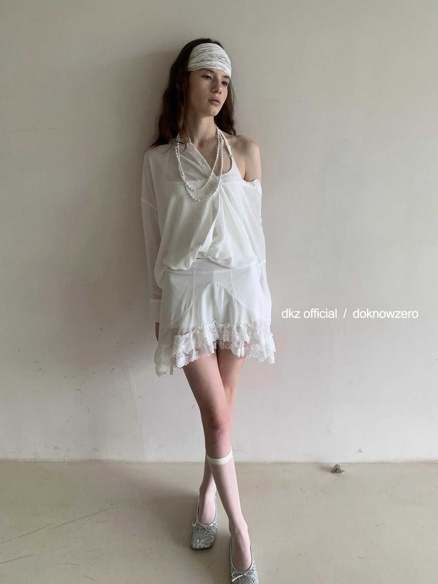 DKZ OFFICIAL White Twist Hem Sheer Shirt And Lace Trim Skirt Set