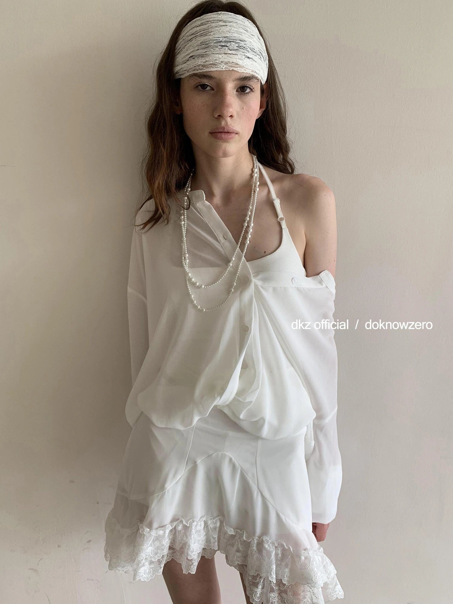 DKZ OFFICIAL White Twist Hem Sheer Shirt And Lace Trim Skirt Set