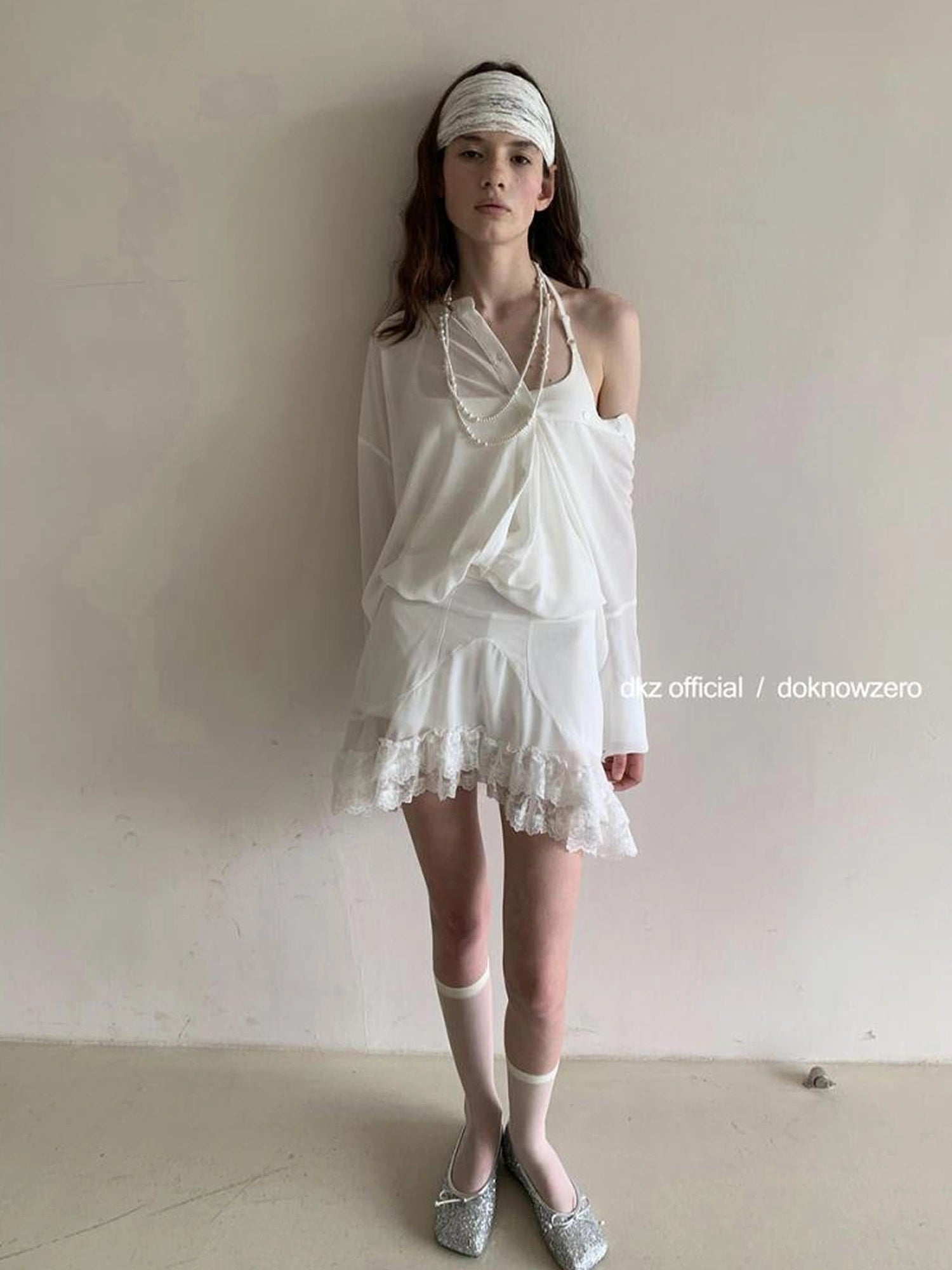 DKZ OFFICIAL White Twist Hem Sheer Shirt And Lace Trim Skirt Set