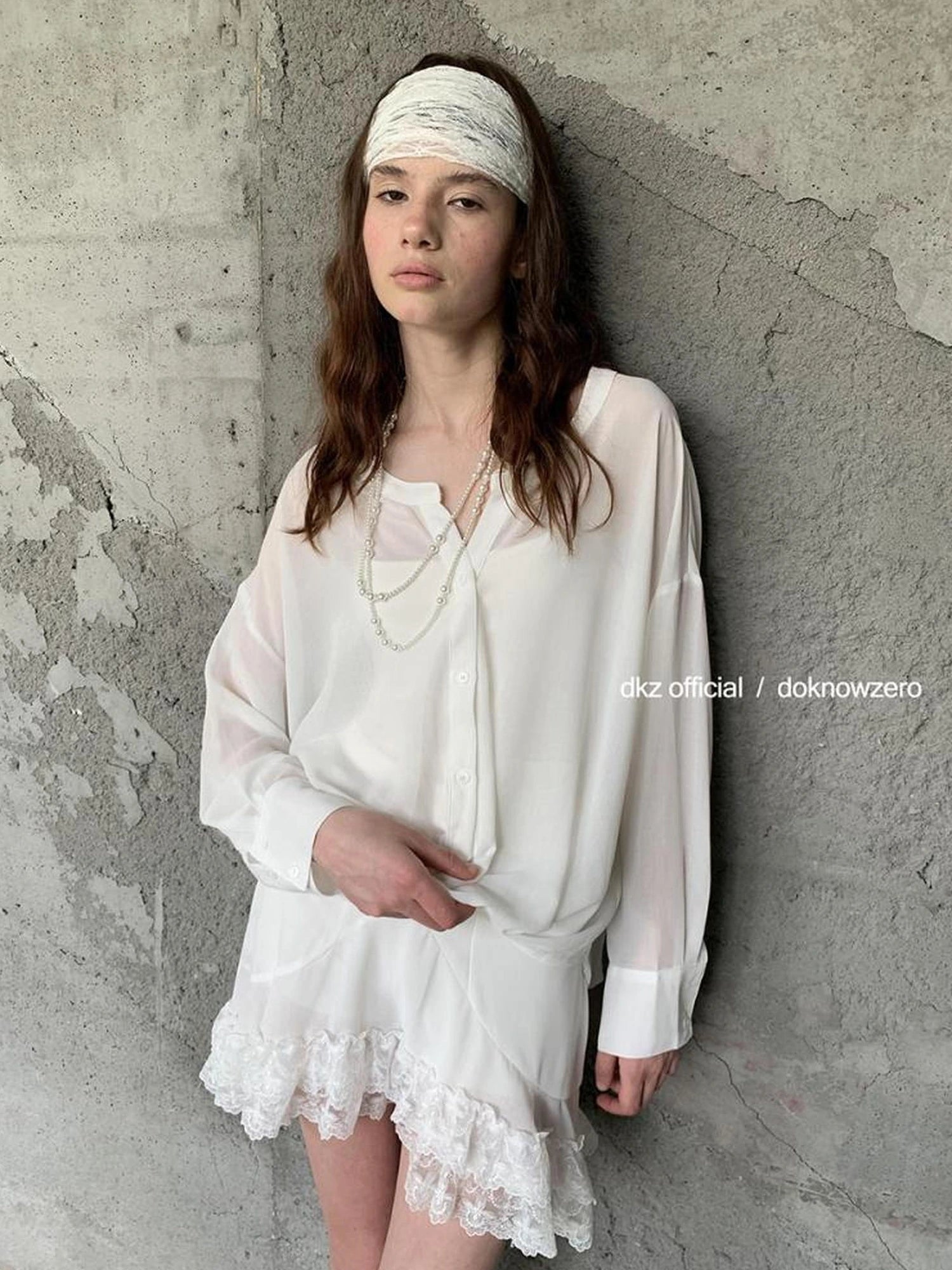 DKZ OFFICIAL White Twist Hem Sheer Shirt And Lace Trim Skirt Set