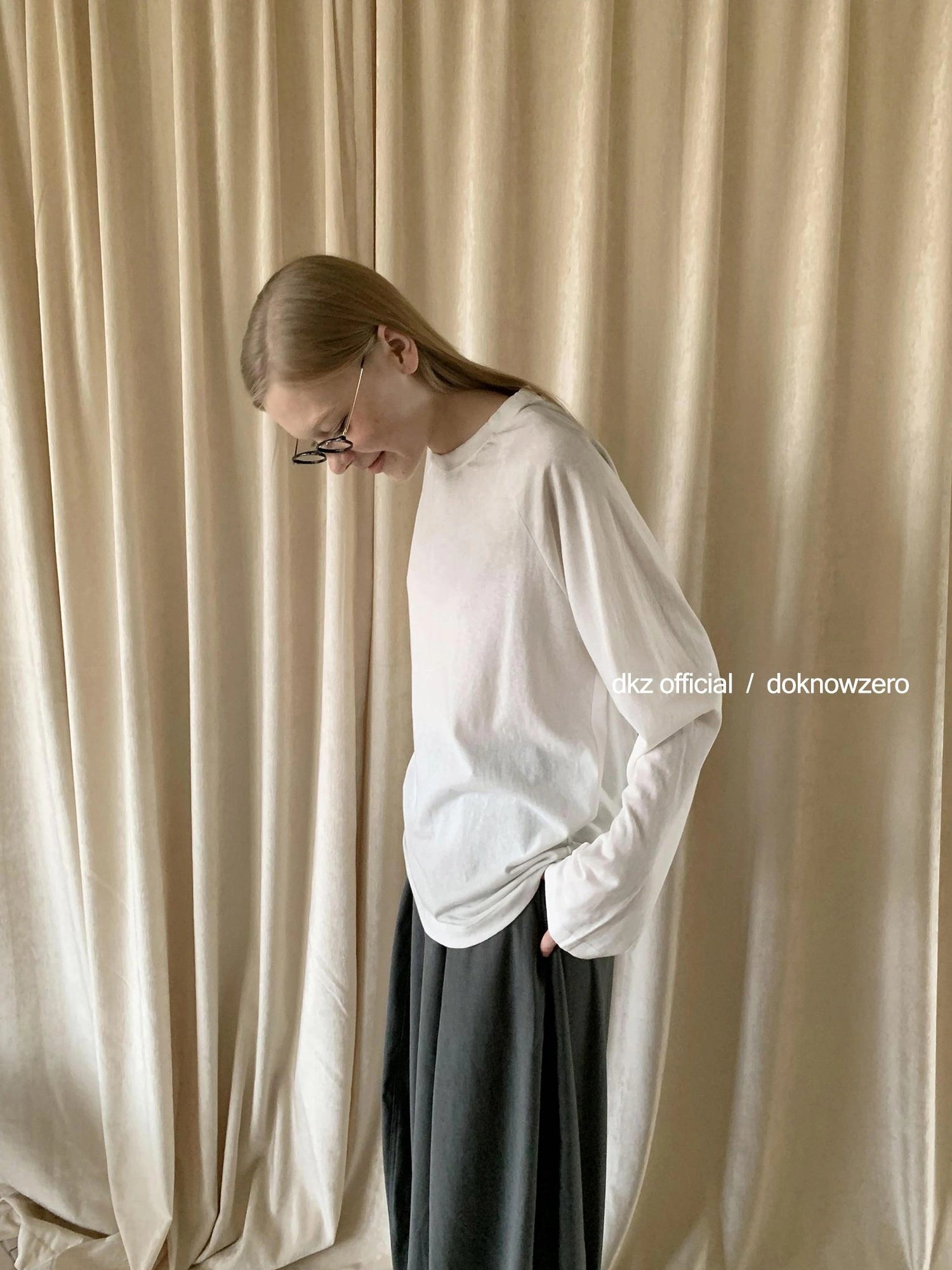 DKZ OFFICIAL White Washed Long Sleeve T-shirt For Women Loose Fit