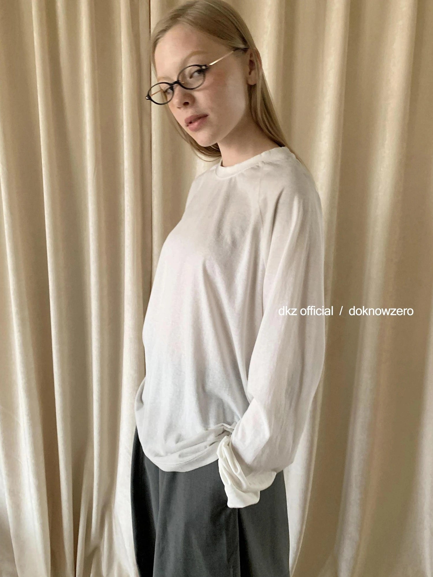 DKZ OFFICIAL White Washed Long Sleeve T-shirt For Women Loose Fit