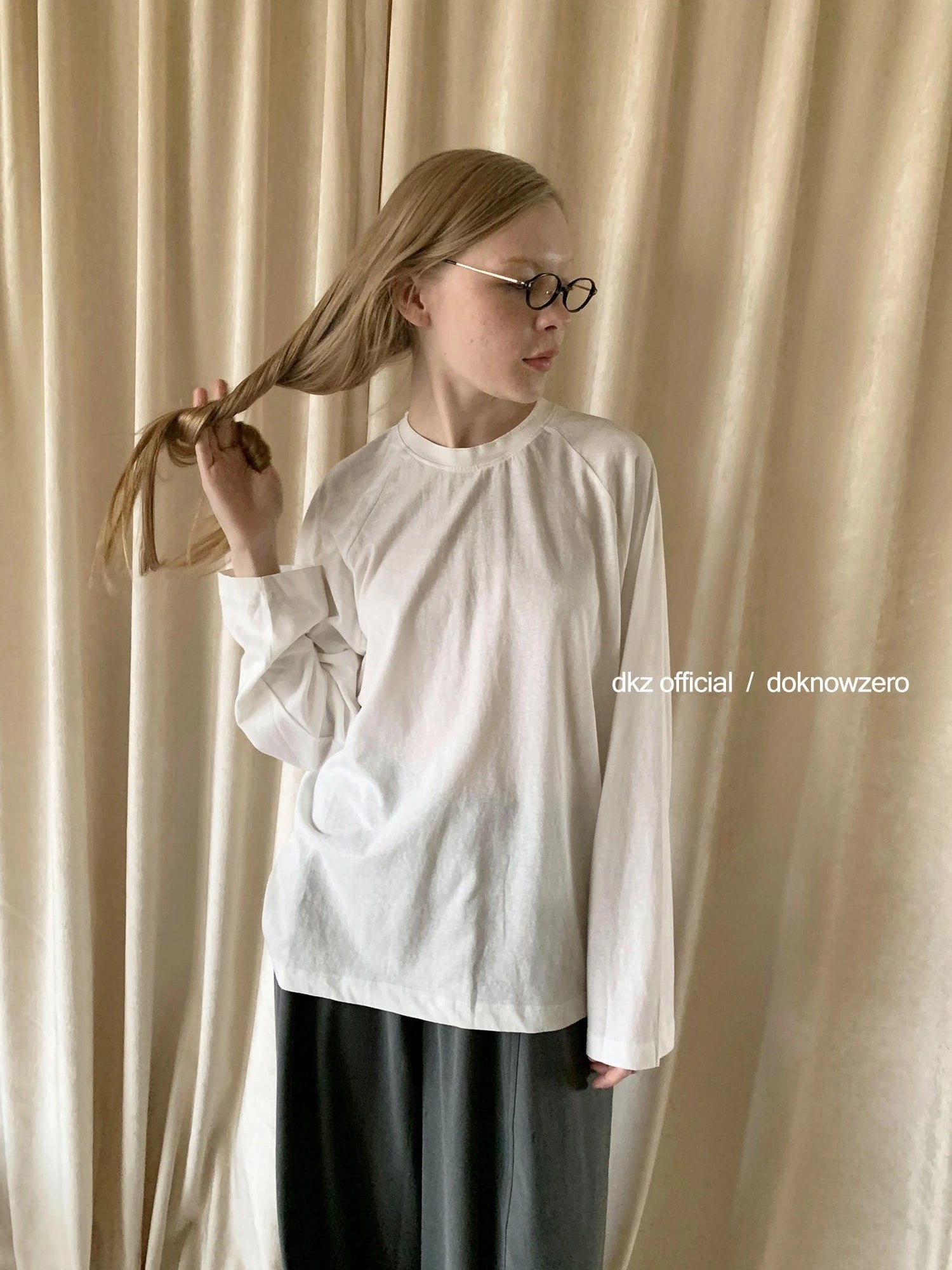 DKZ OFFICIAL White Washed Long Sleeve T-shirt For Women Loose Fit