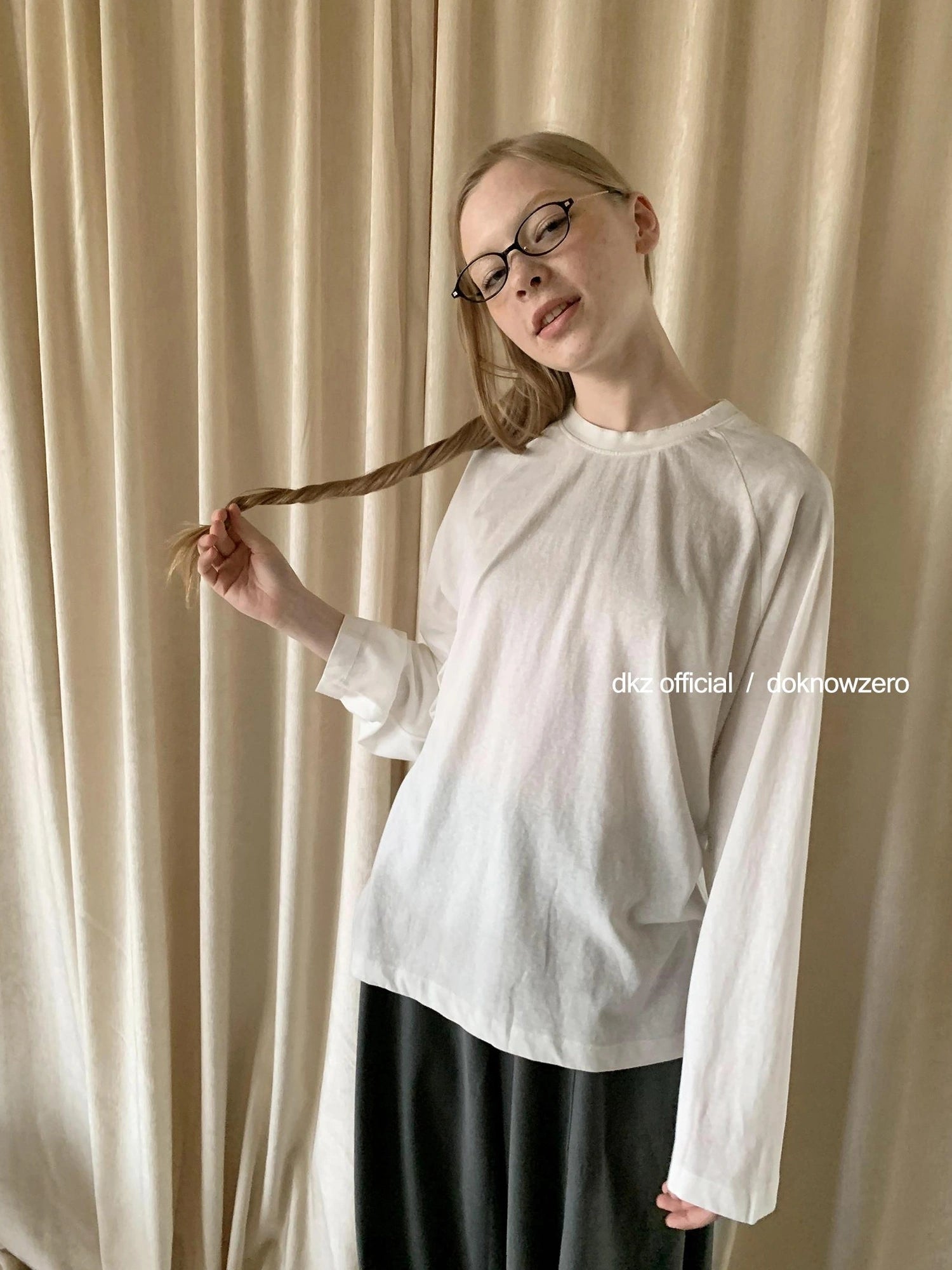 DKZ OFFICIAL White Washed Long Sleeve T-shirt For Women Loose Fit