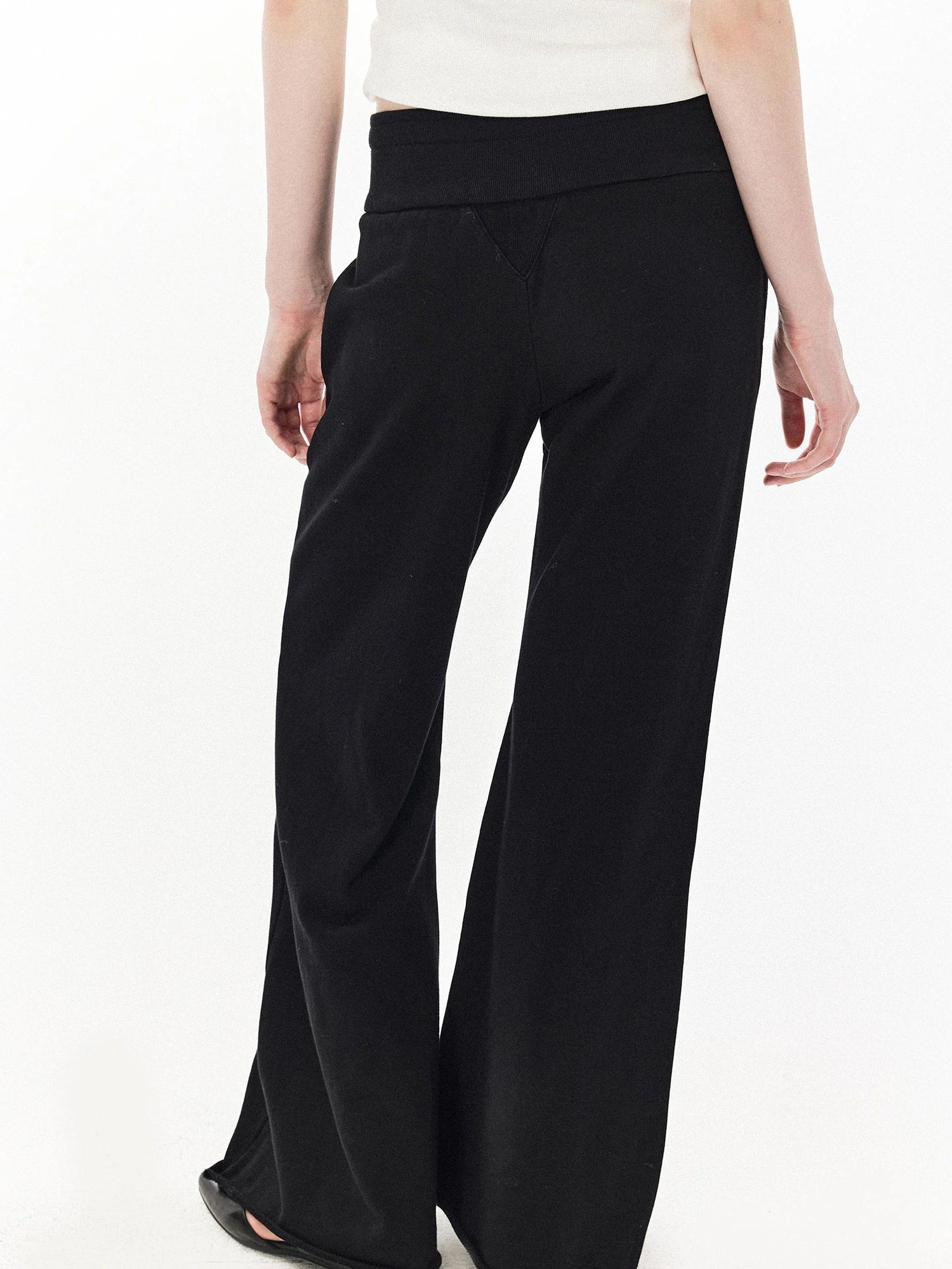 DKZ OFFICIAL Wide Waist Relaxed Flared Sweatpants