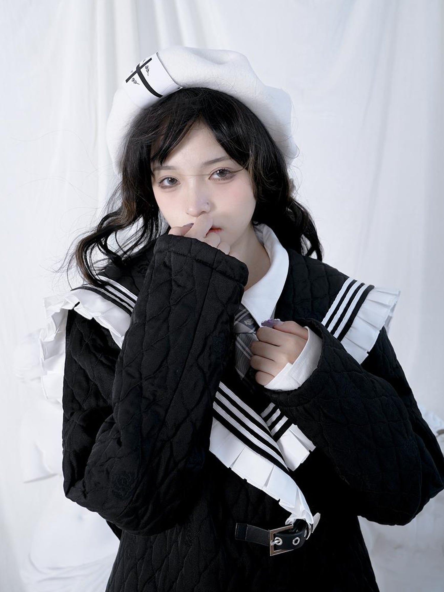 Daytoday Cross Rose Jacquard Black White Beret