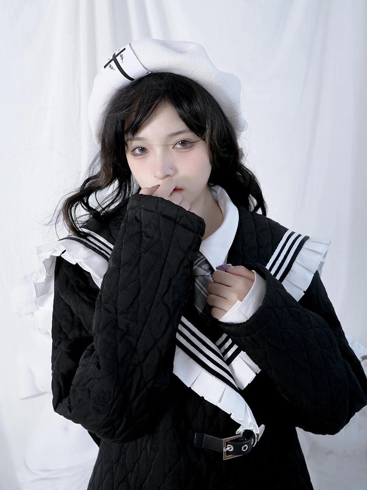 Cross Rose Jacquard Black White Beret