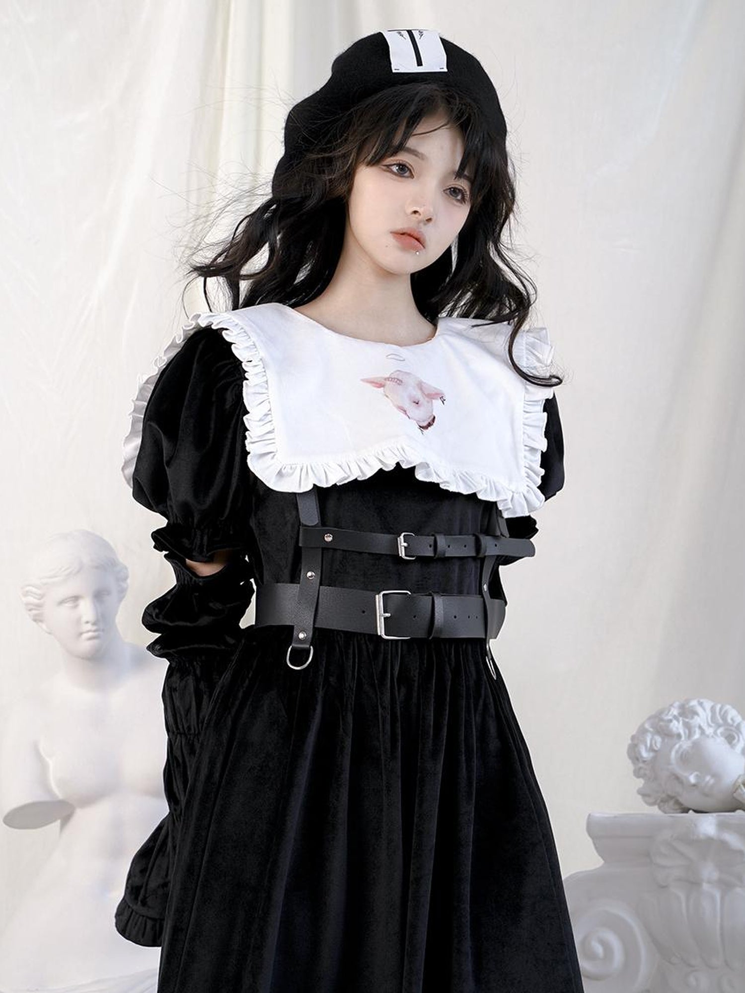 Daytoday Cross Rose Jacquard Black White Beret