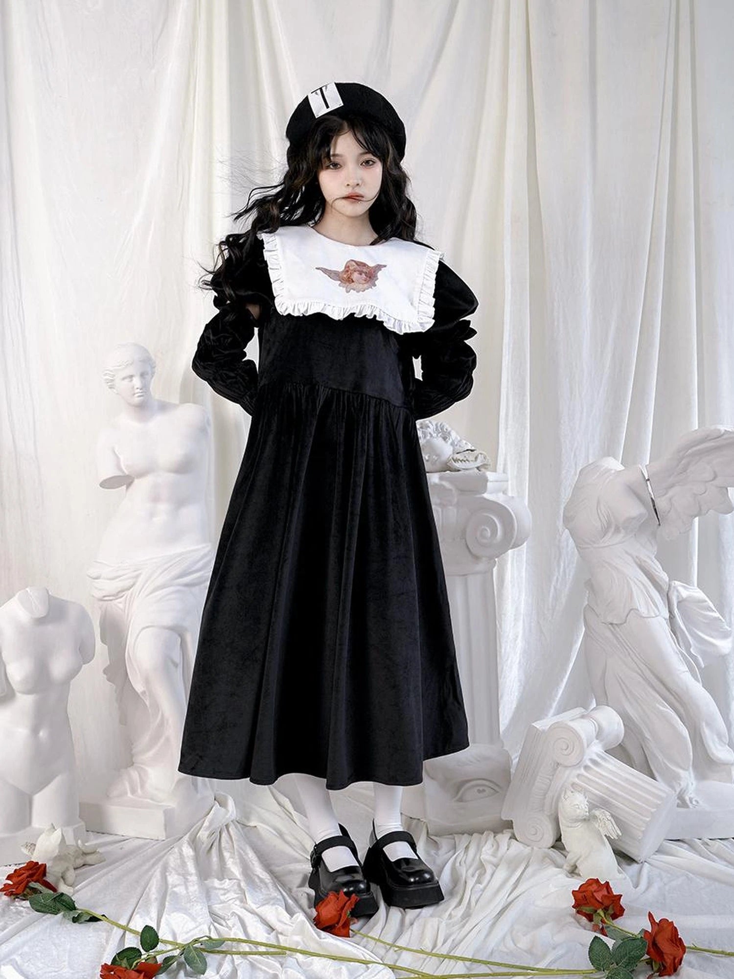 Cross Rose Jacquard Black White Beret