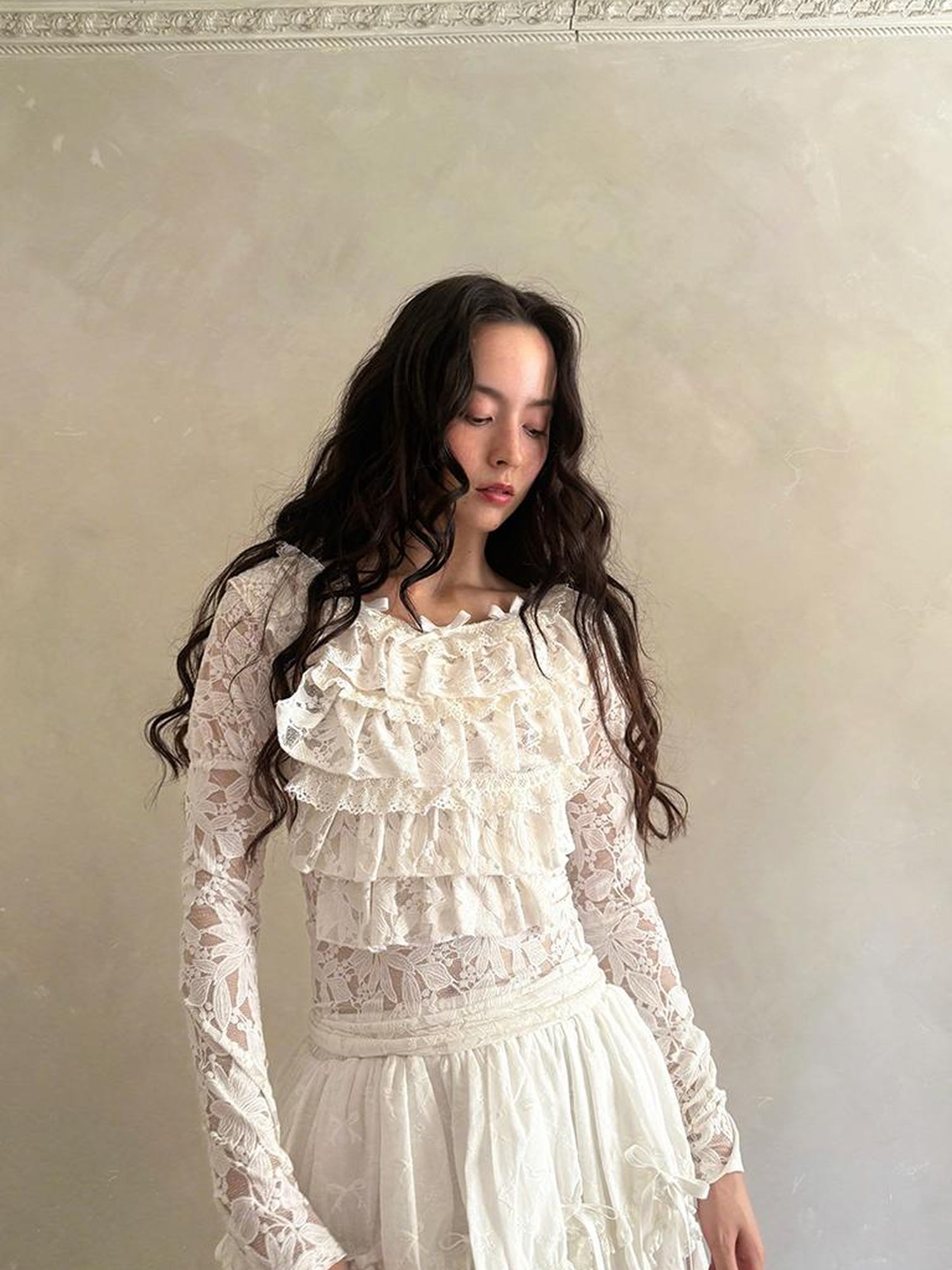 Daytoday Fairy Tale Lace Trim Stretch Top Long Sleeve Sun Protection Layering V-neck T-shirt