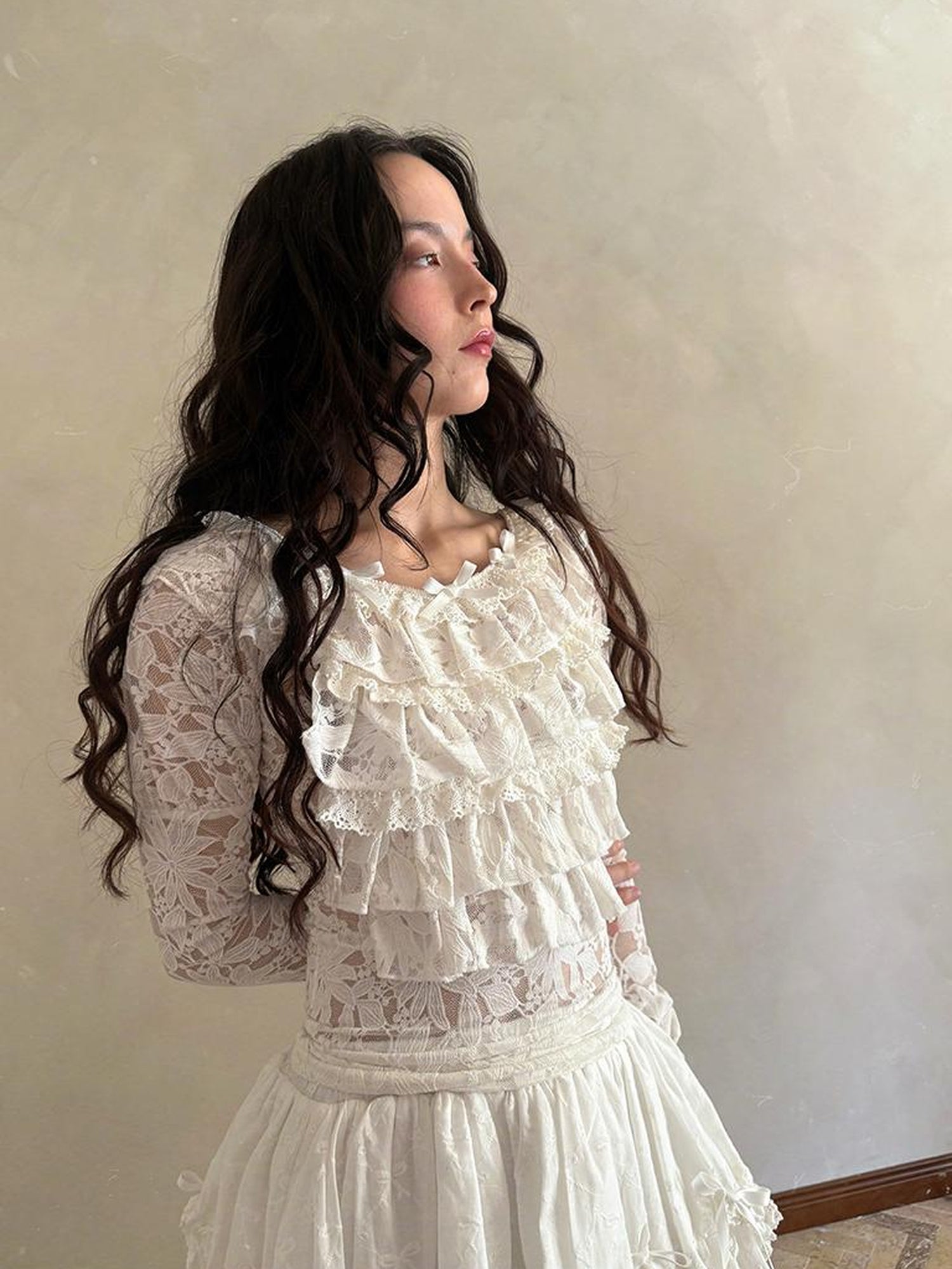 Daytoday Fairy Tale Lace Trim Stretch Top Long Sleeve Sun Protection Layering V-neck T-shirt